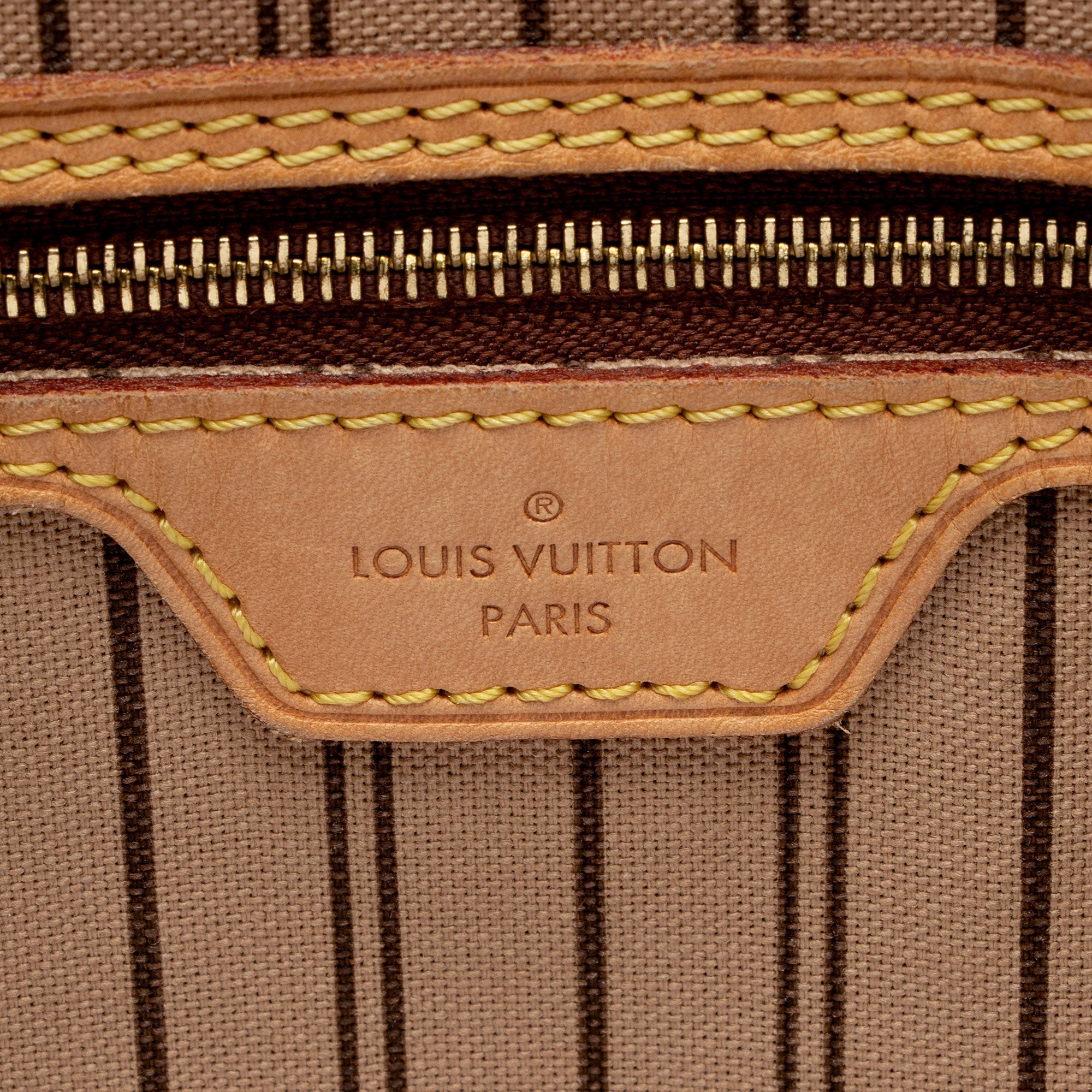 Louis Vuitton Monogram Canvas Delightful MM Shoulder Bag (SHF-QsJ5AE)