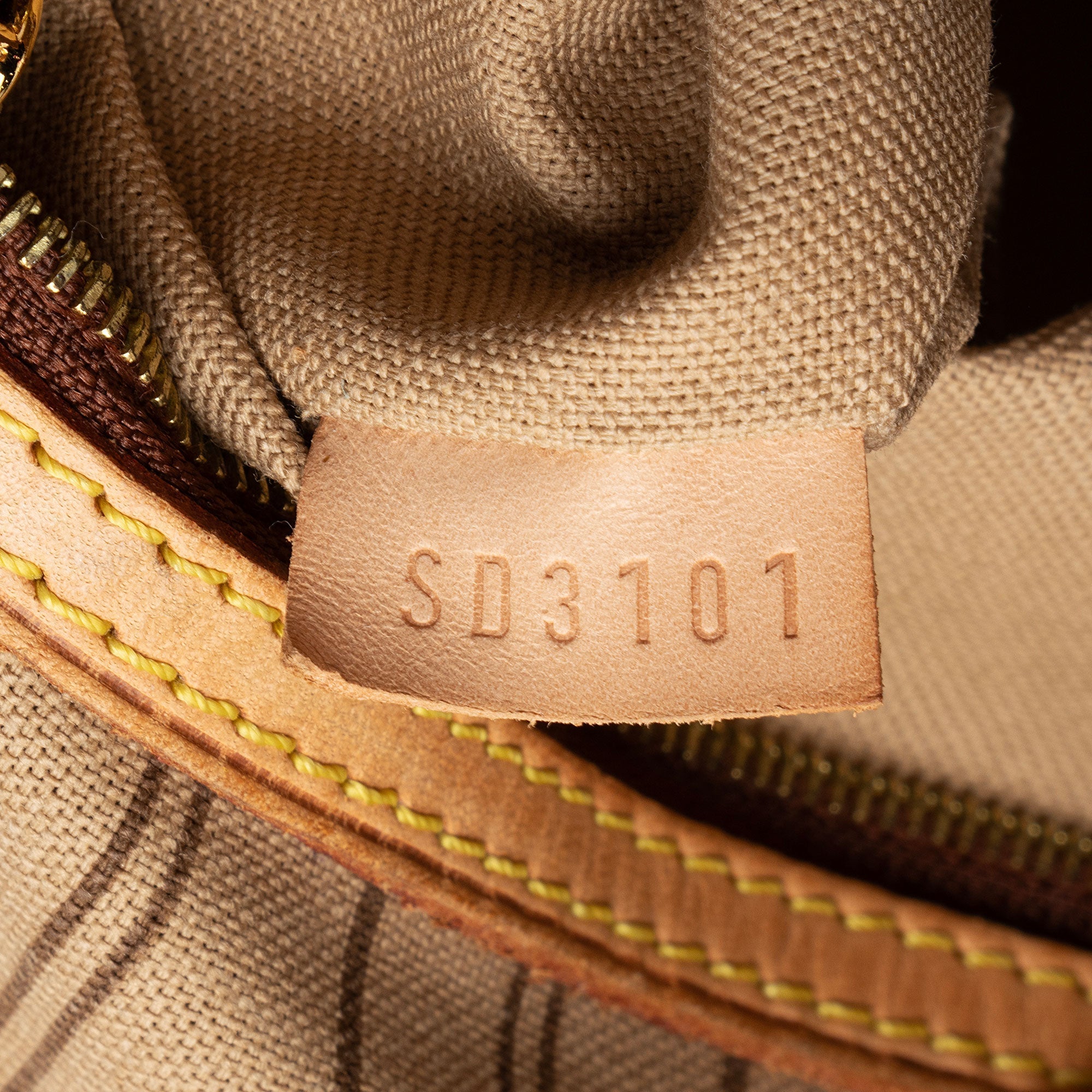 Louis Vuitton Monogram Canvas Delightful PM Shoulder Bag (SHF-dnaKgr)
