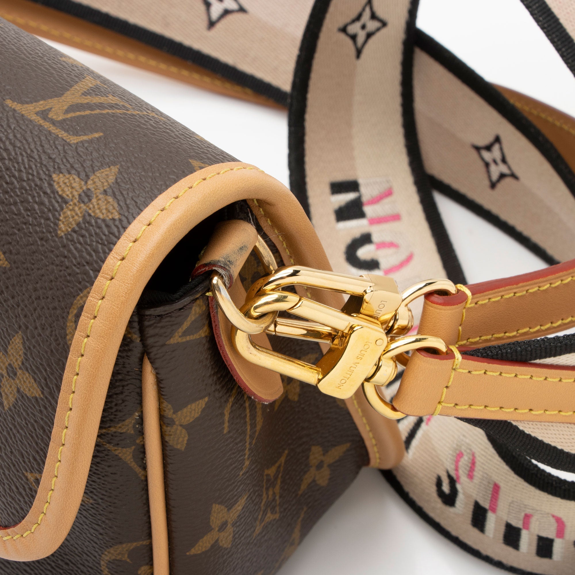Louis Vuitton Monogram Canvas Diane Satchel (SHF-4NePbI)