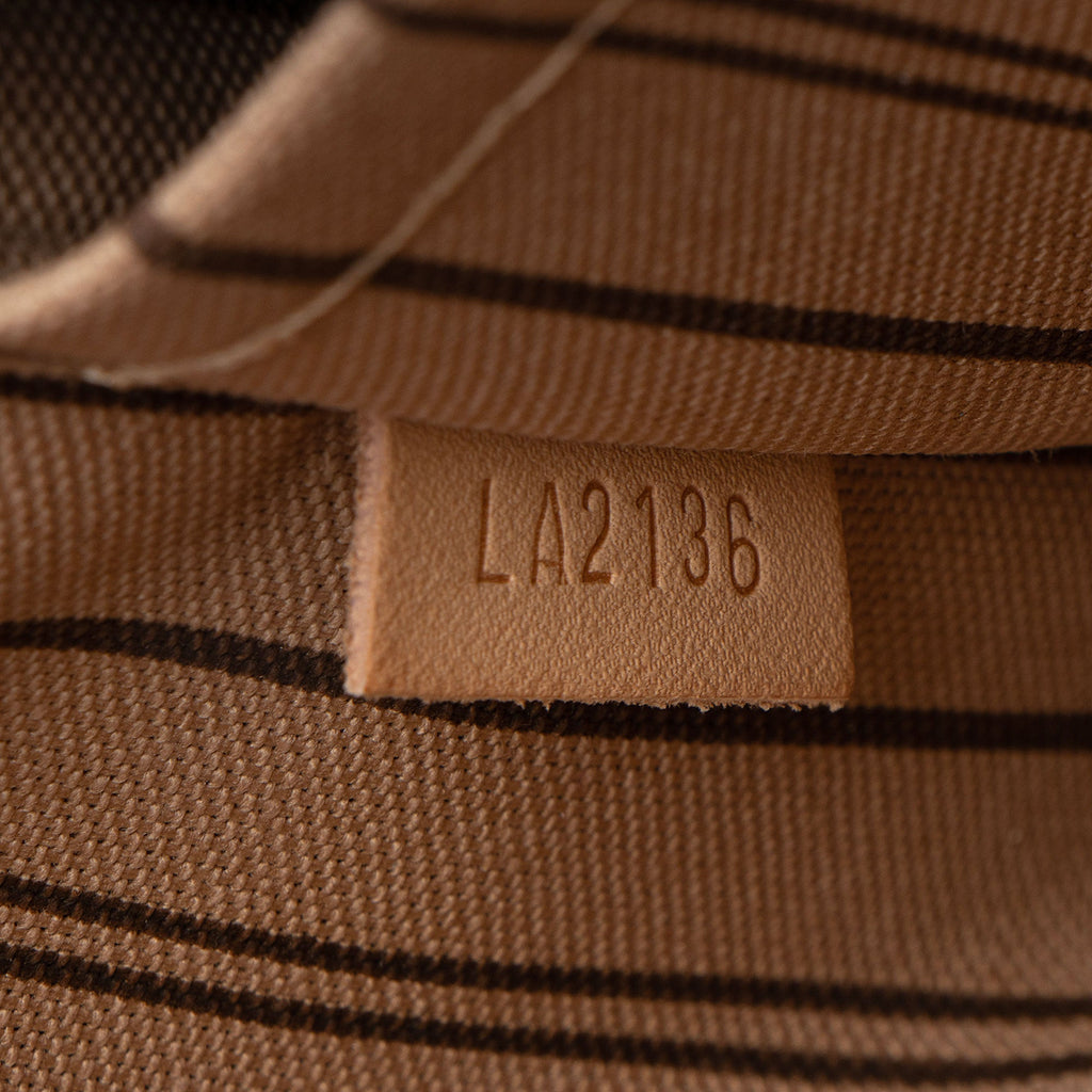 Louis Vuitton Monogram Canvas Escale Neverfull MM Pochette (SHF-QdQI96)