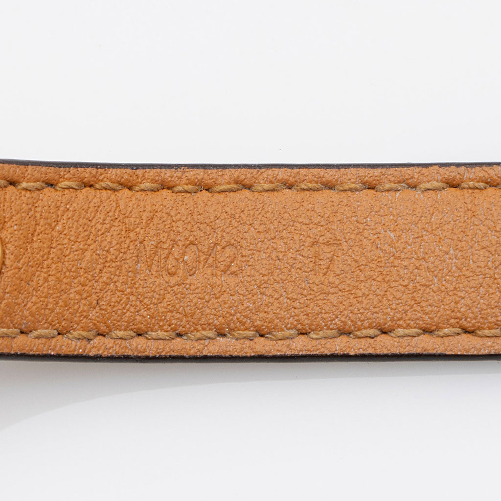 Louis Vuitton Monogram Canvas Essential V Bracelet (SHF-VJpKNN)
