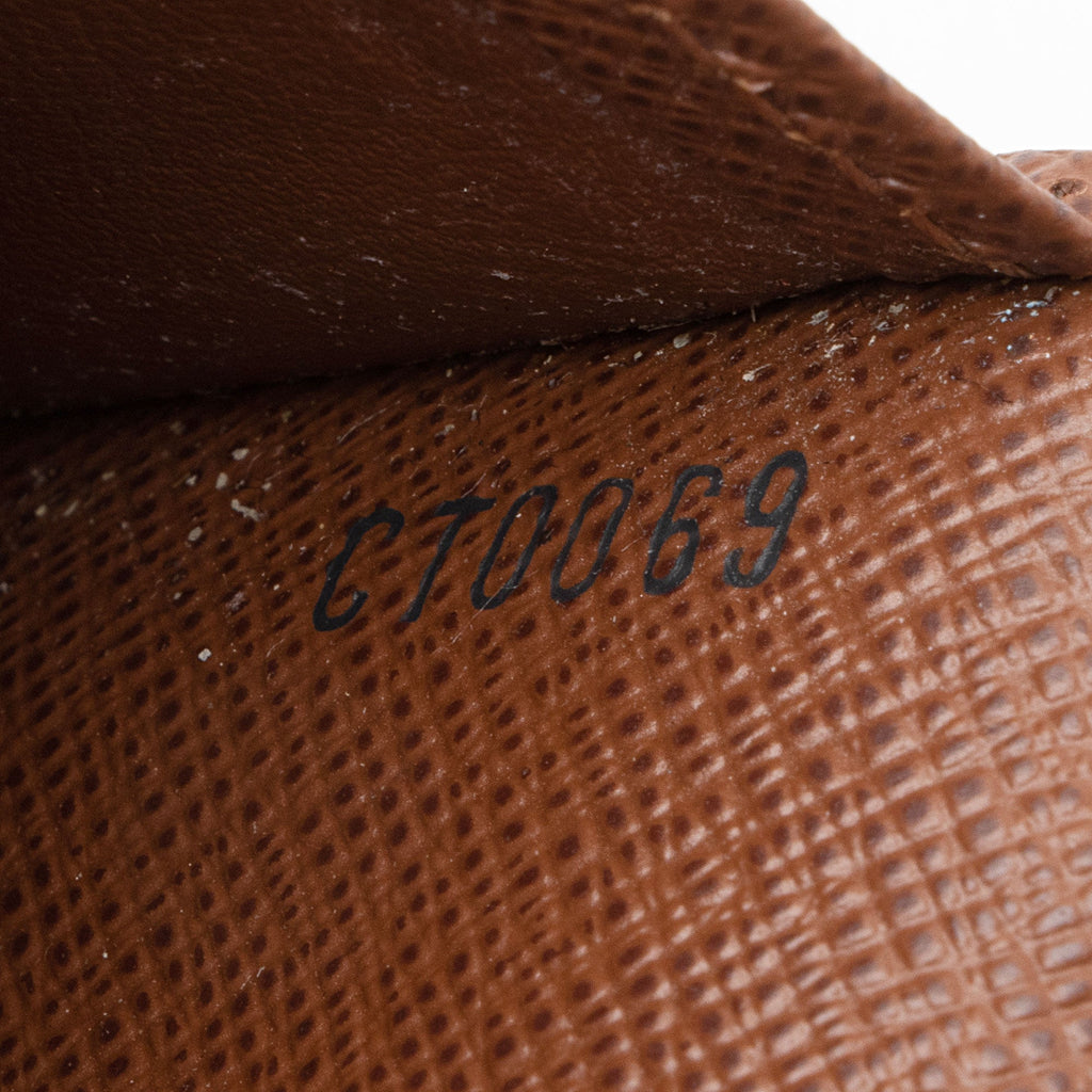 Louis Vuitton Monogram Canvas European Checkbook Cover (SHF-Noc4ZL)