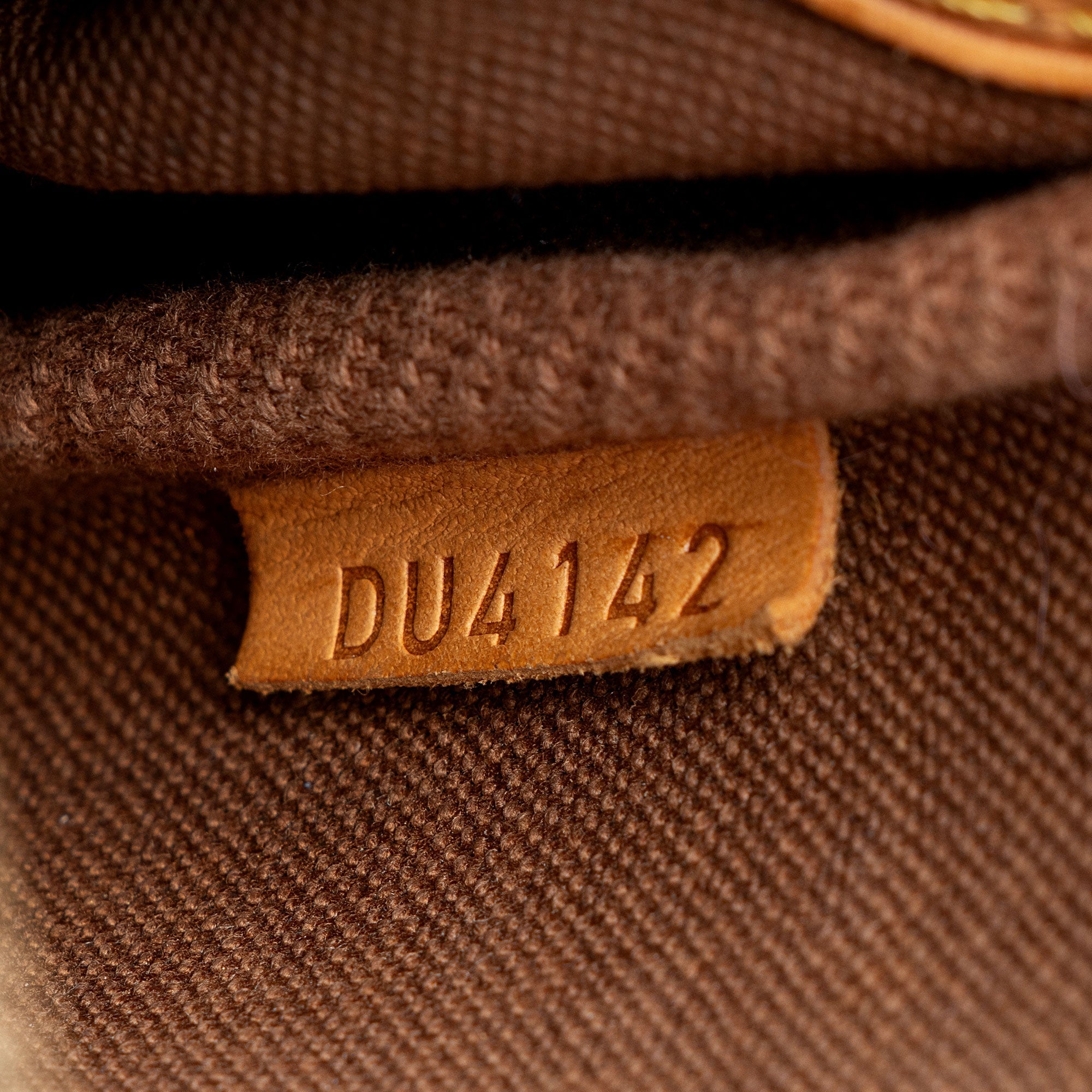 Louis Vuitton Monogram Canvas Eva Clutch (SHF-wXQbWq)