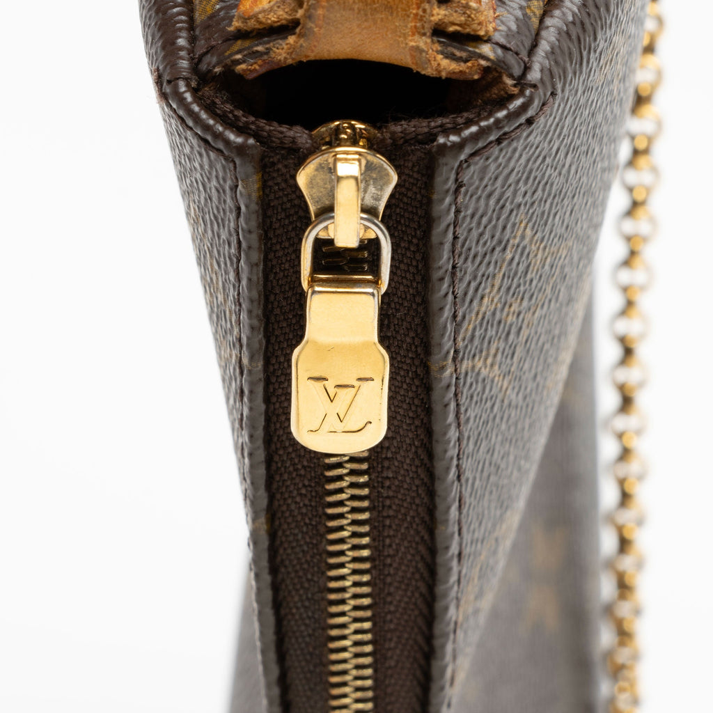 Louis Vuitton Monogram Canvas Eva Clutch (SHF-LxJ6ci)