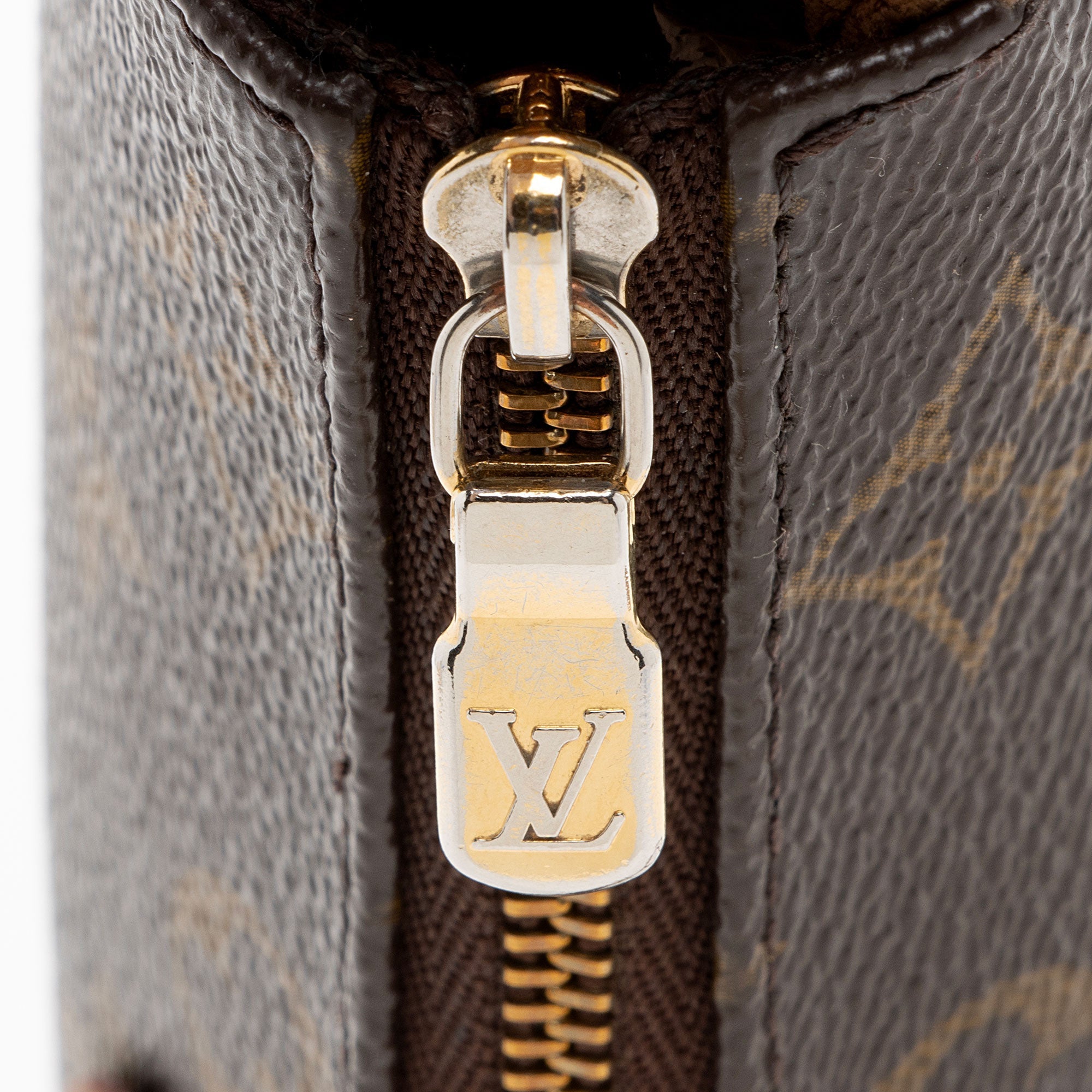 Louis Vuitton Monogram Canvas Eva Clutch (SHF-KYOYXp)