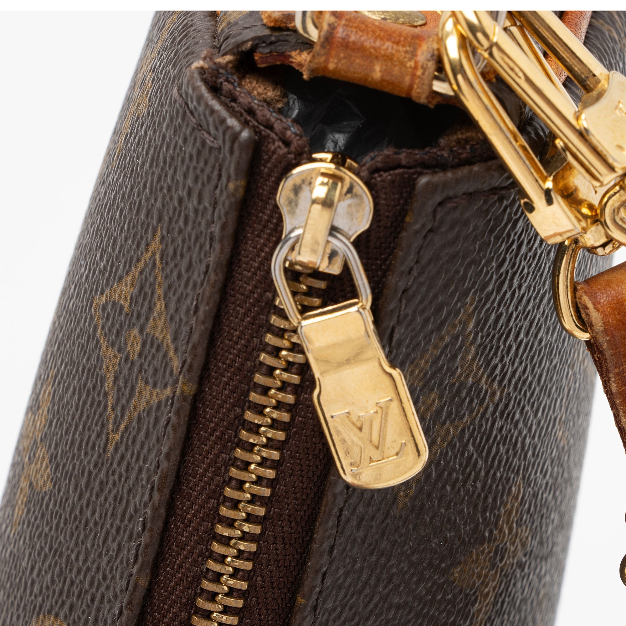Louis Vuitton Monogram Canvas Eva Clutch (SHF-6uL33S)