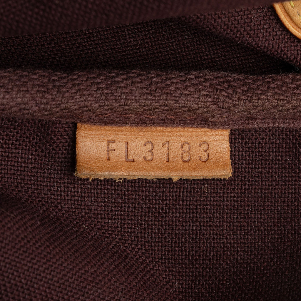 Louis Vuitton Monogram Canvas Favorite MM Shoulder Bag (SHF-GXfQJT)