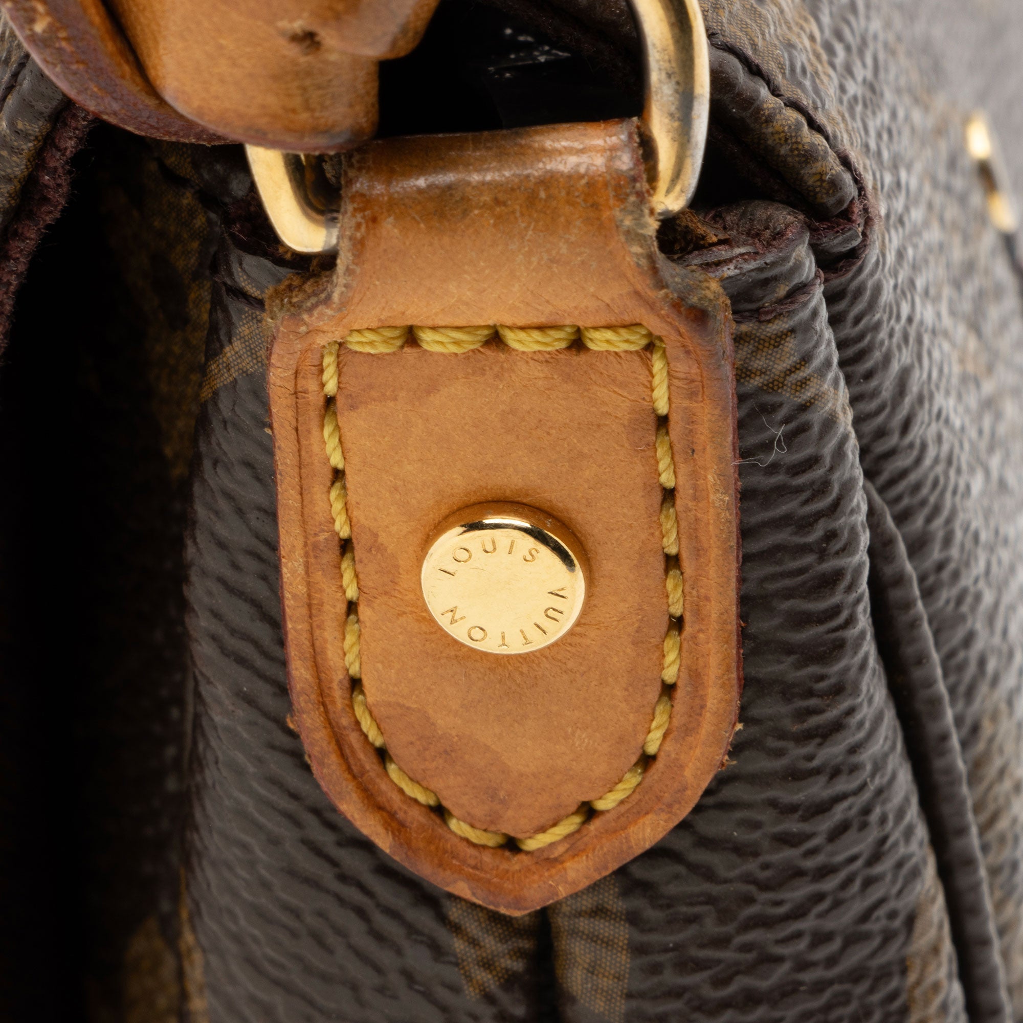 Louis Vuitton Monogram Canvas Favorite PM Shoulder Bag (SHF-HS9D4u)