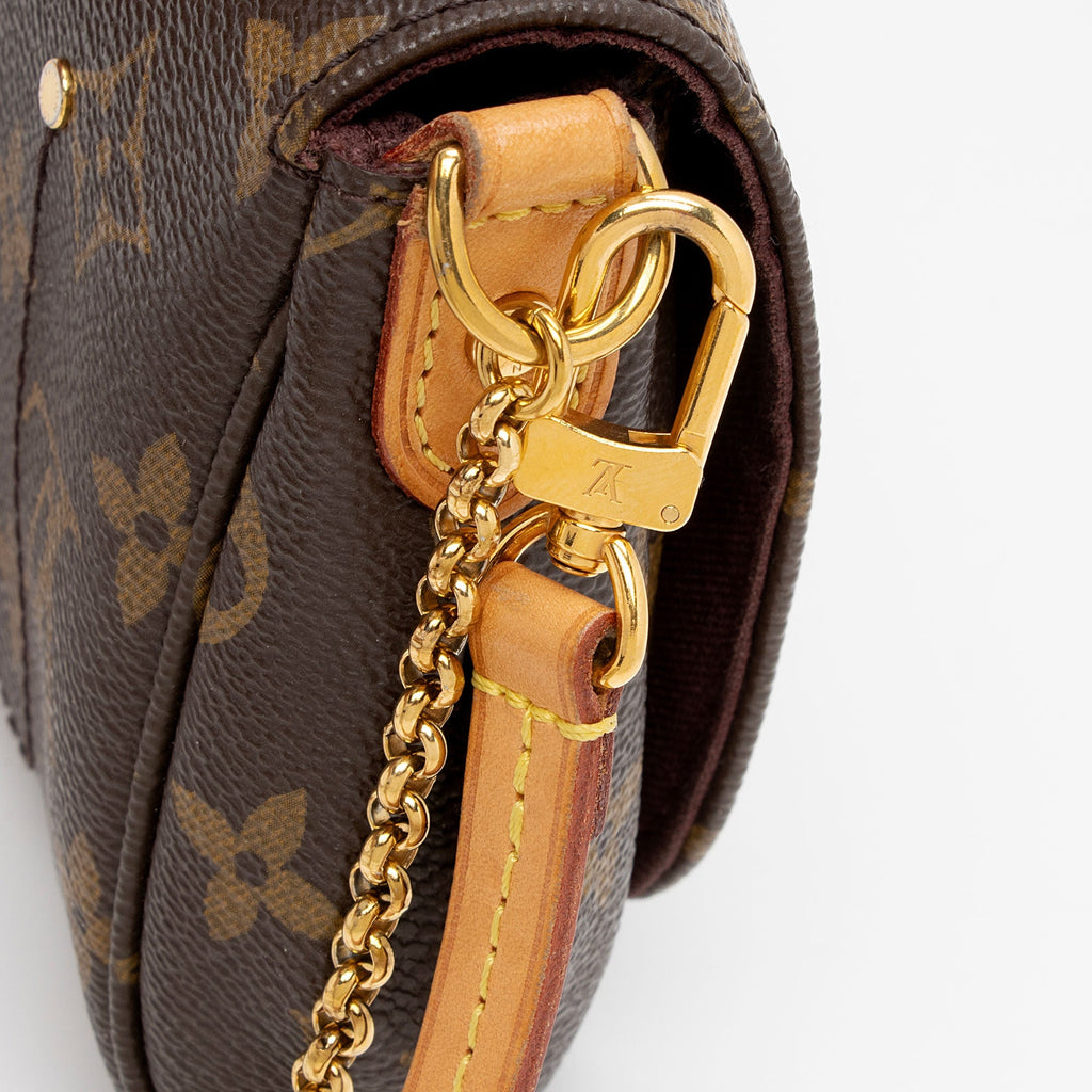 Louis Vuitton Monogram Canvas Favorite PM Shoulder Bag (SHF-c2SfTZ)