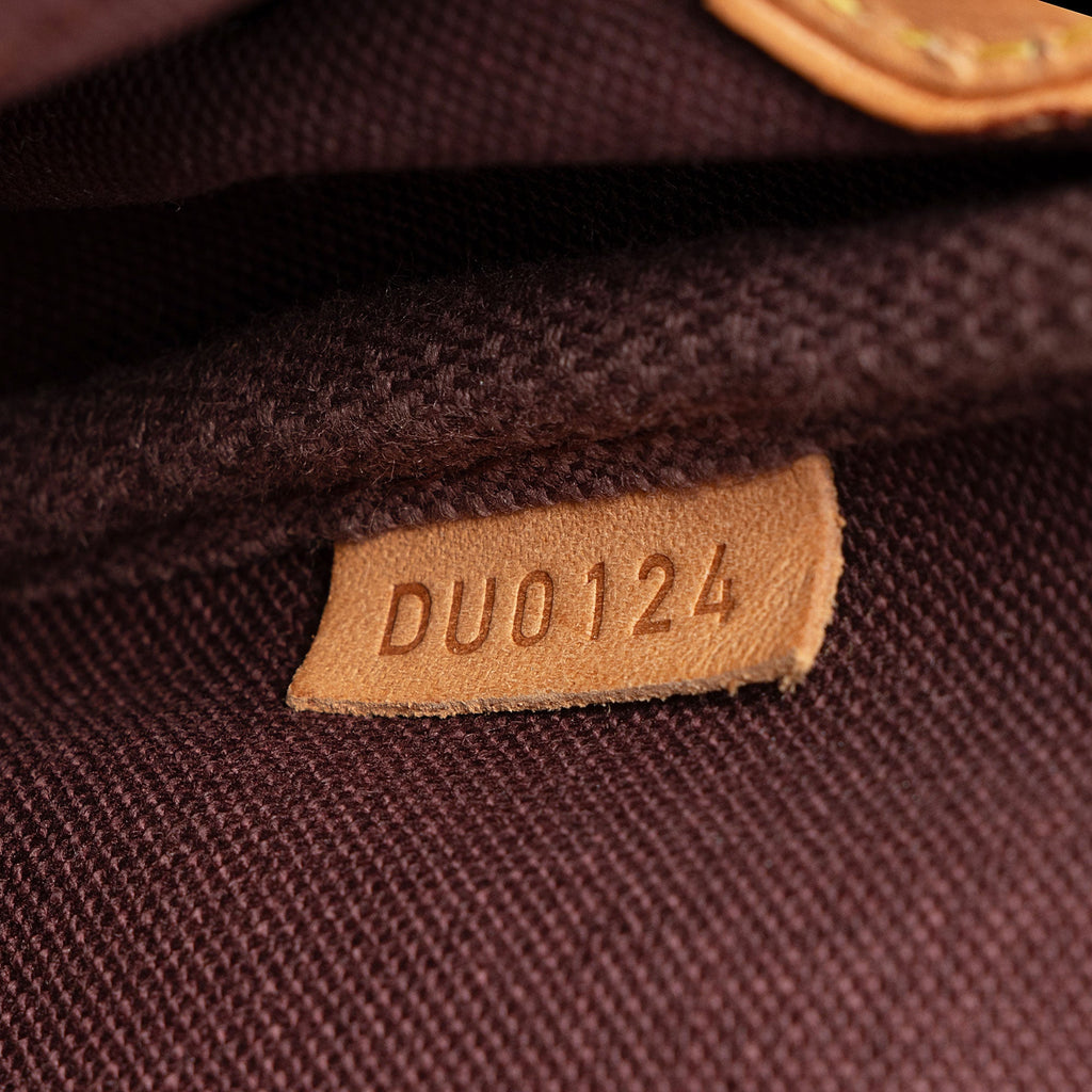 Louis Vuitton Monogram Canvas Favorite PM Shoulder Bag (SHF-o8d1xF)