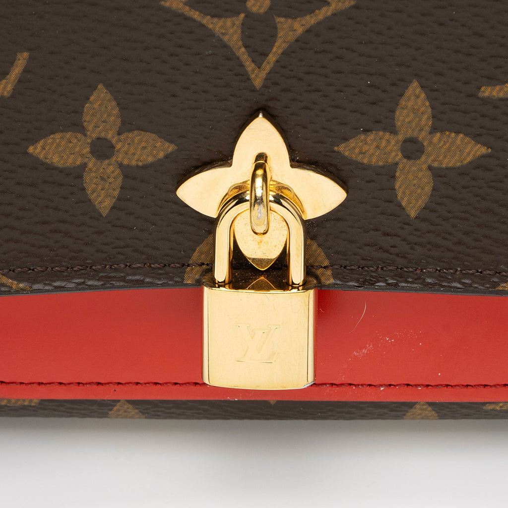 Louis Vuitton Monogram Canvas Flower Lock Compact Wallet (SHF-t9HH32)