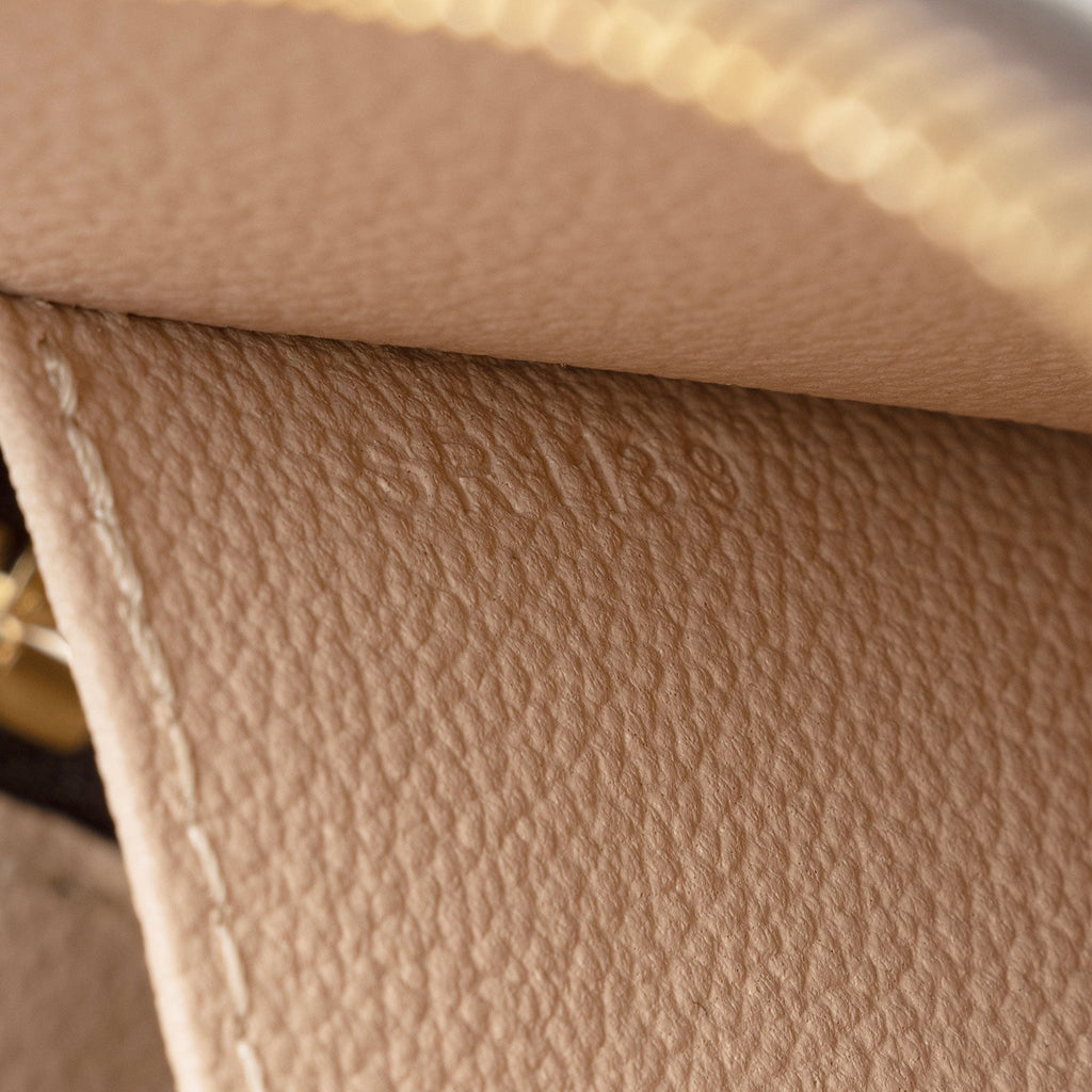 Louis Vuitton Monogram Canvas GM Cosmetic Pouch (SHF-QMX9Dl)