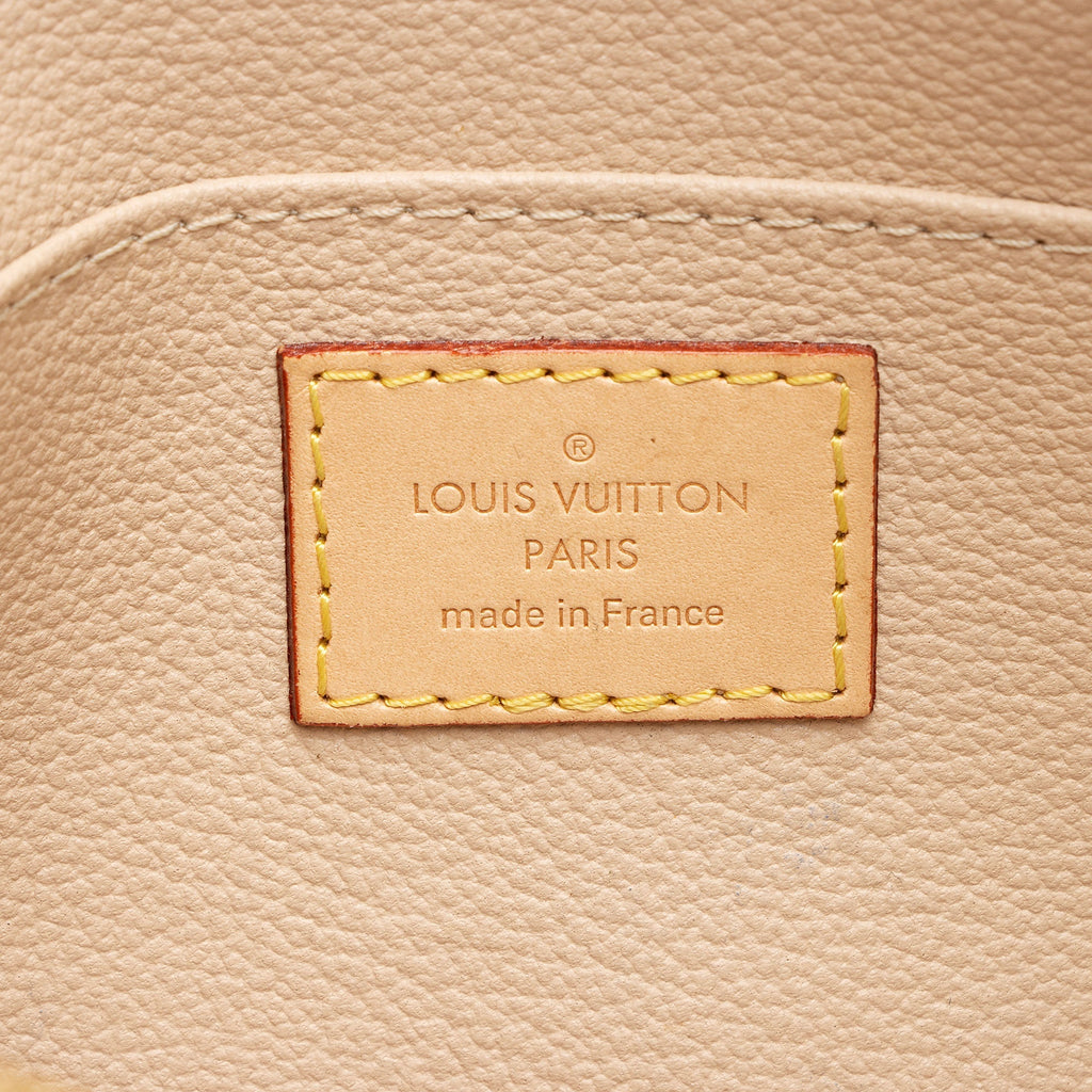 Louis Vuitton Monogram Canvas GM Cosmetic Pouch (SHF-QMX9Dl)