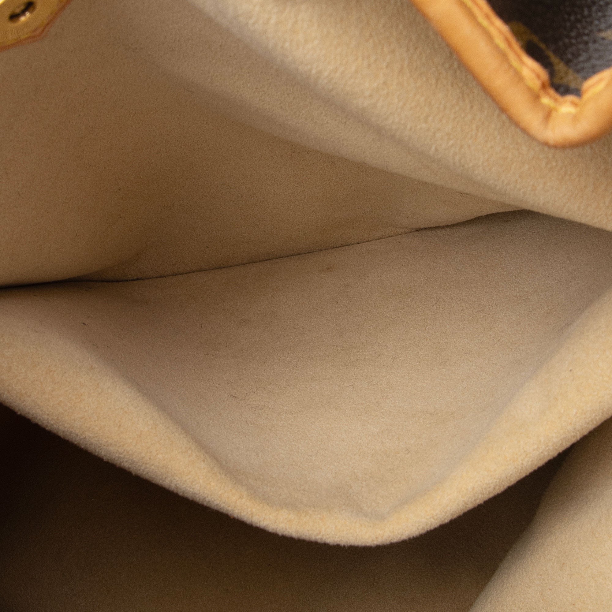 Louis Vuitton Monogram Canvas Galliera PM Shoulder Bag (SHF-9gP1Rm)