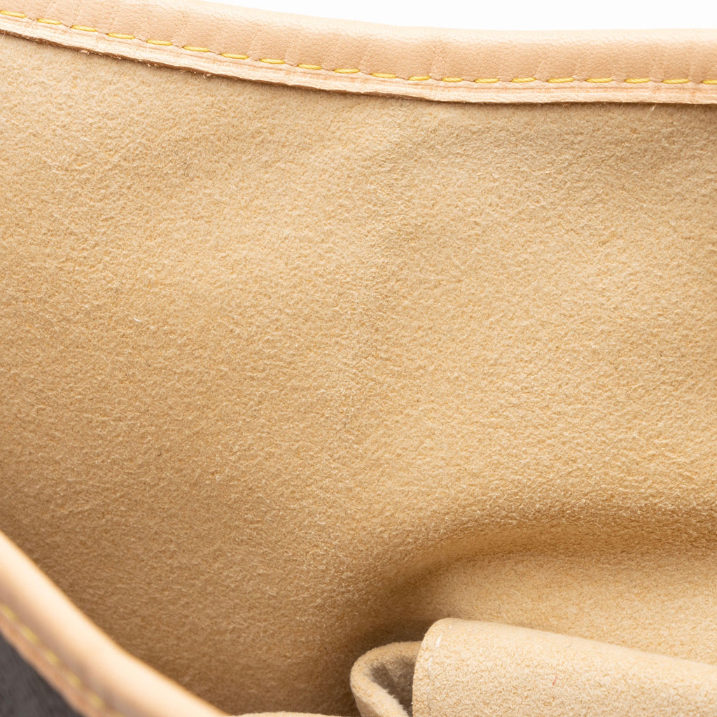 Louis Vuitton Monogram Canvas Galliera PM Shoulder Bag (SHF-YFzEXk)