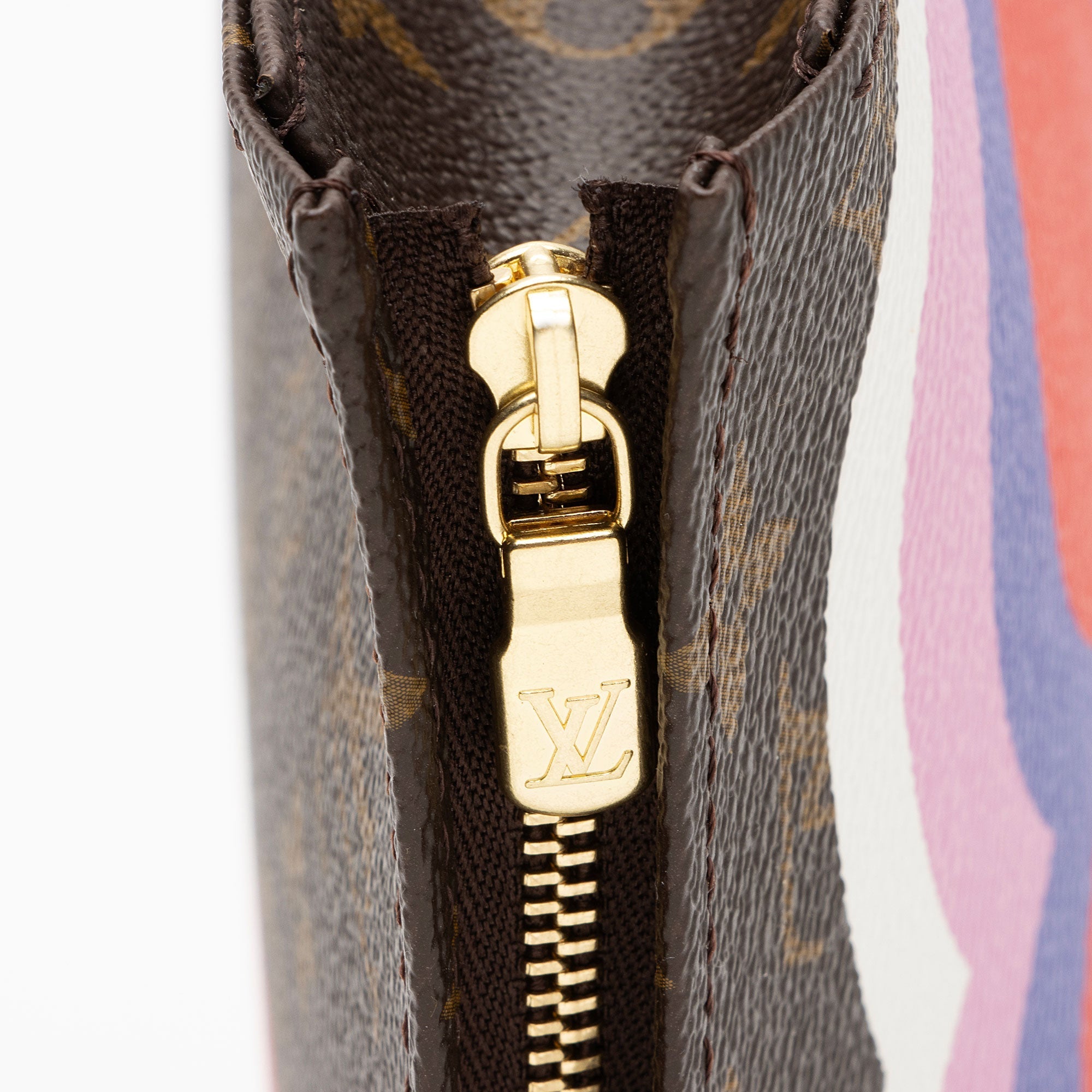 Louis Vuitton Monogram Canvas Game On Toiletry Pouch 26 (SHF-ifFW6C)