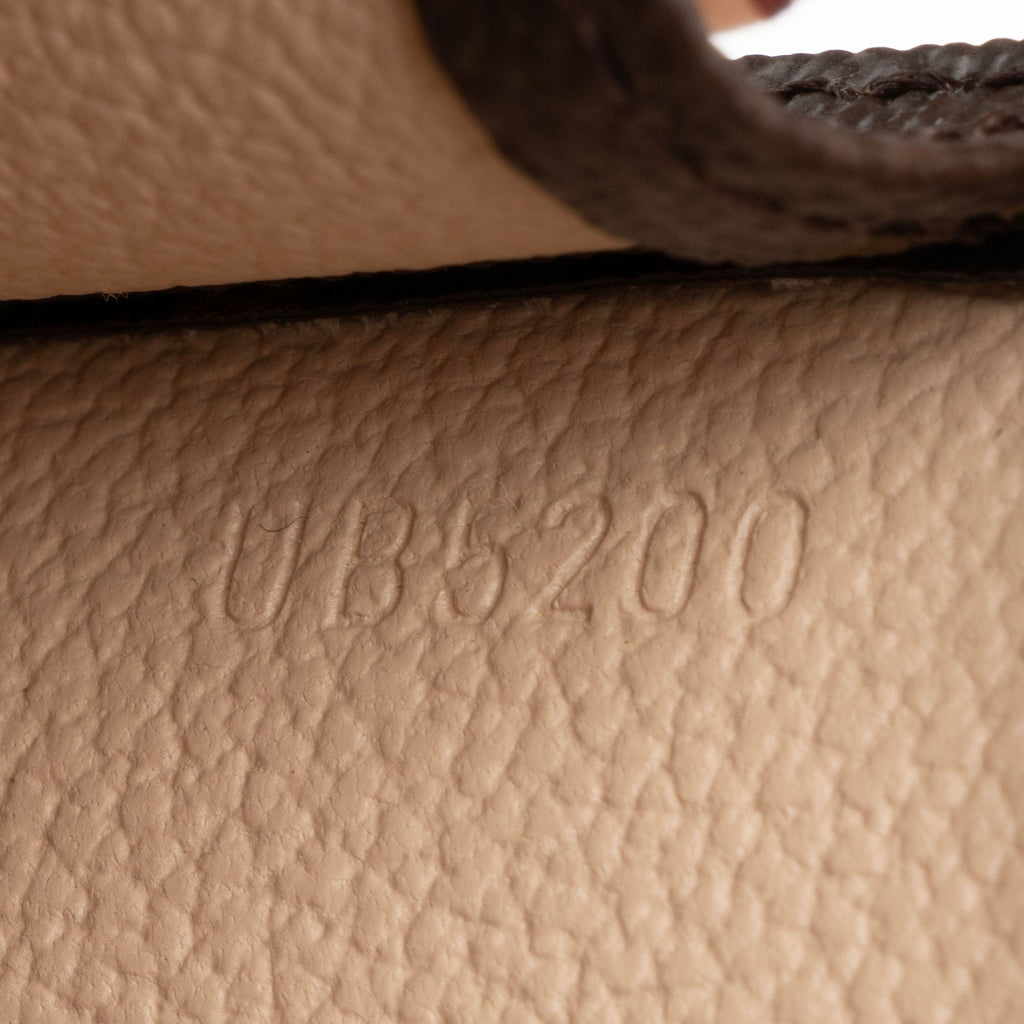 Louis Vuitton Monogram Canvas Game On Toiletry Pouch 26 (SHF-ifFW6C)