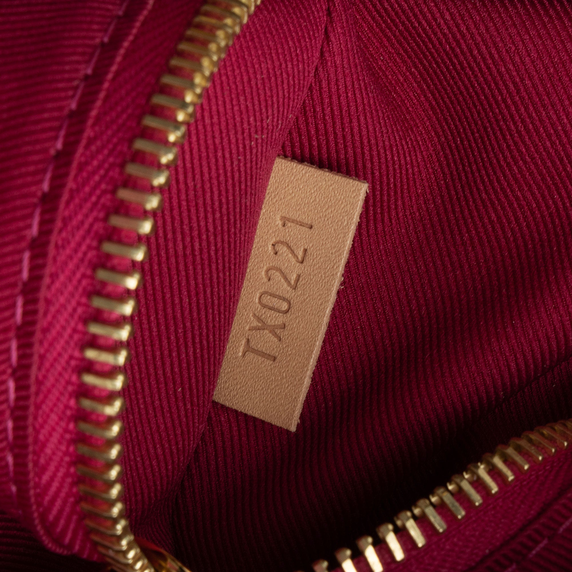 Louis Vuitton Monogram Canvas Graceful PM Hobo (SHF-OT6WIw)