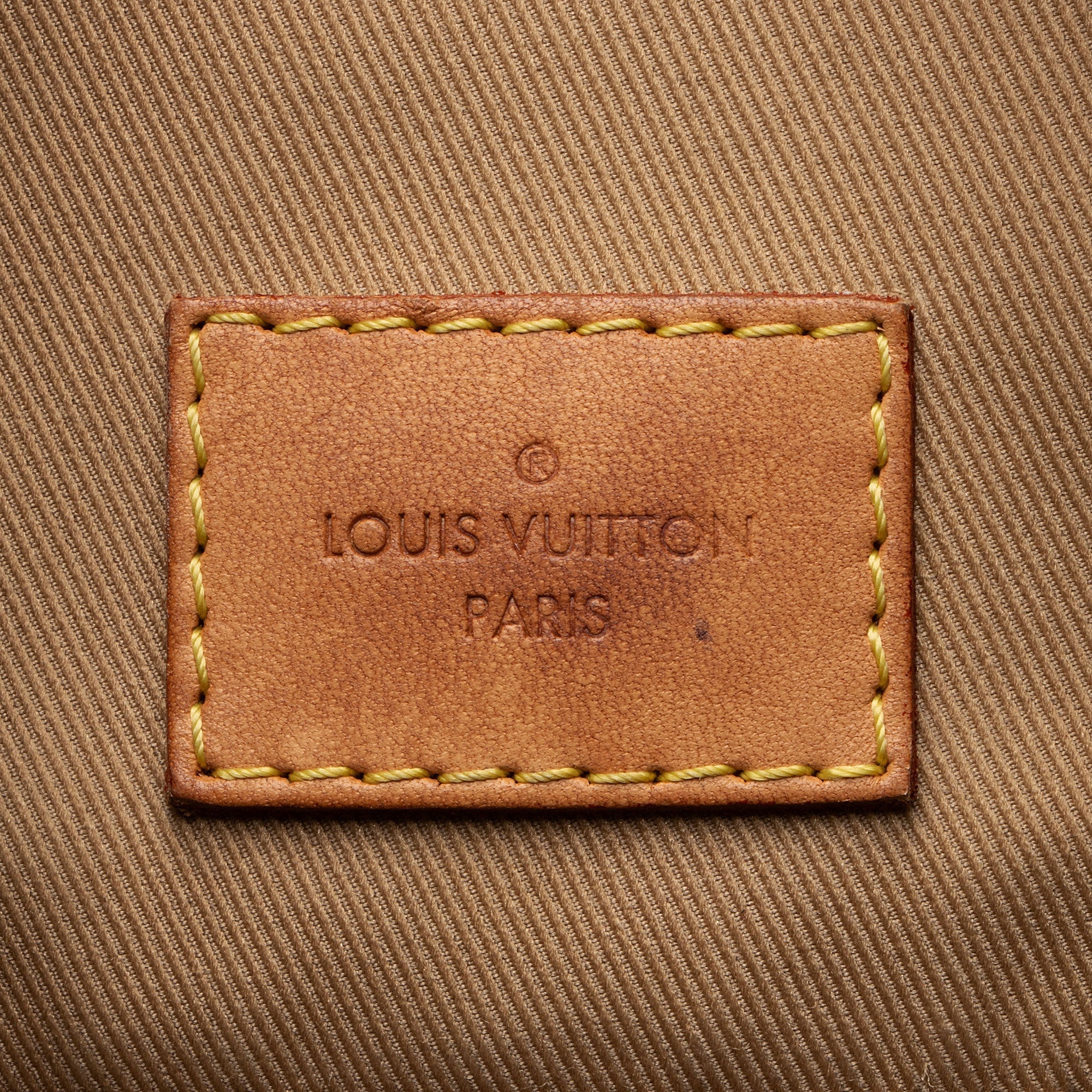 Louis Vuitton Monogram Canvas Graceful PM Hobo (SHF-VNzRqE)