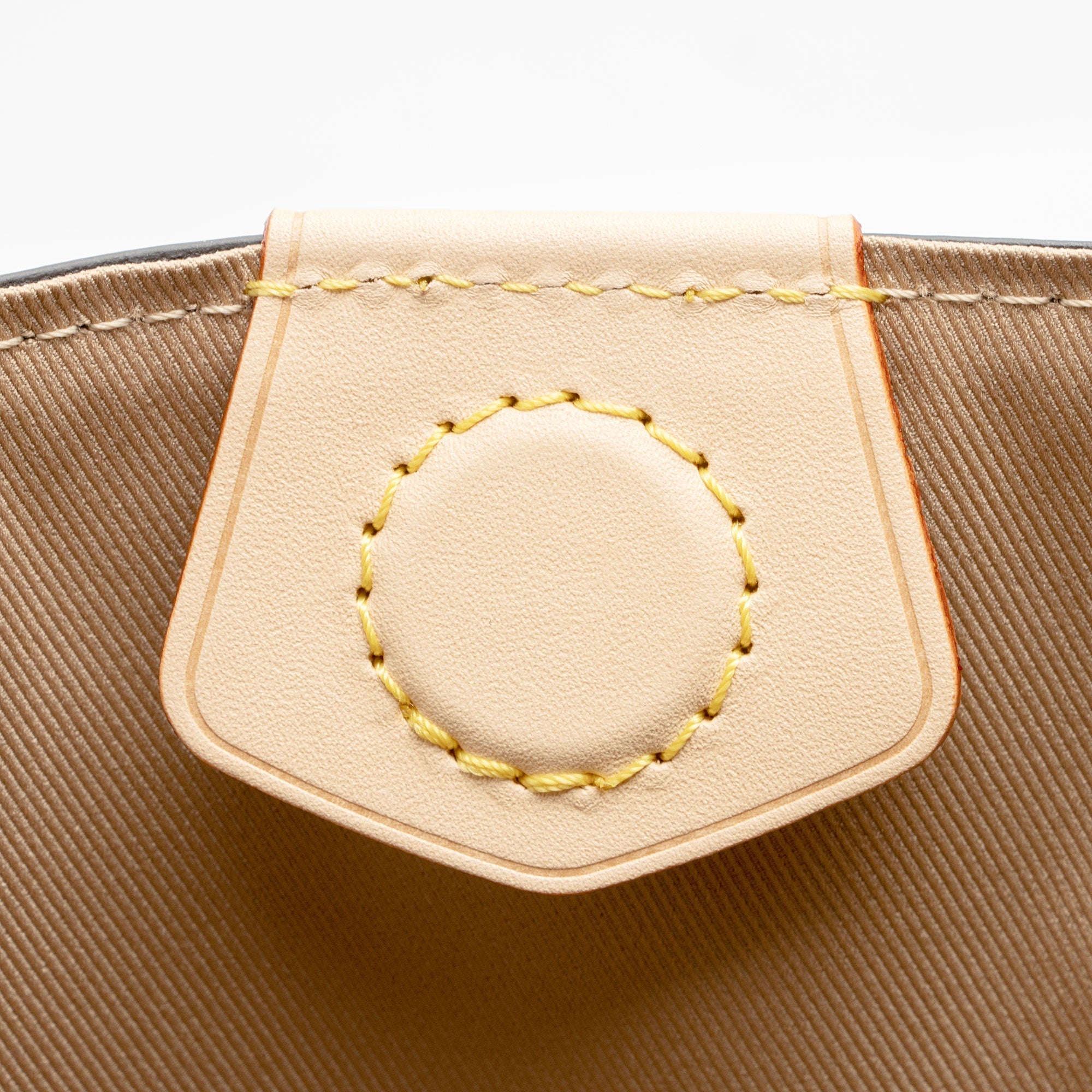 Louis Vuitton Monogram Canvas Graceful PM Hobo (SHF-jxAbZb)