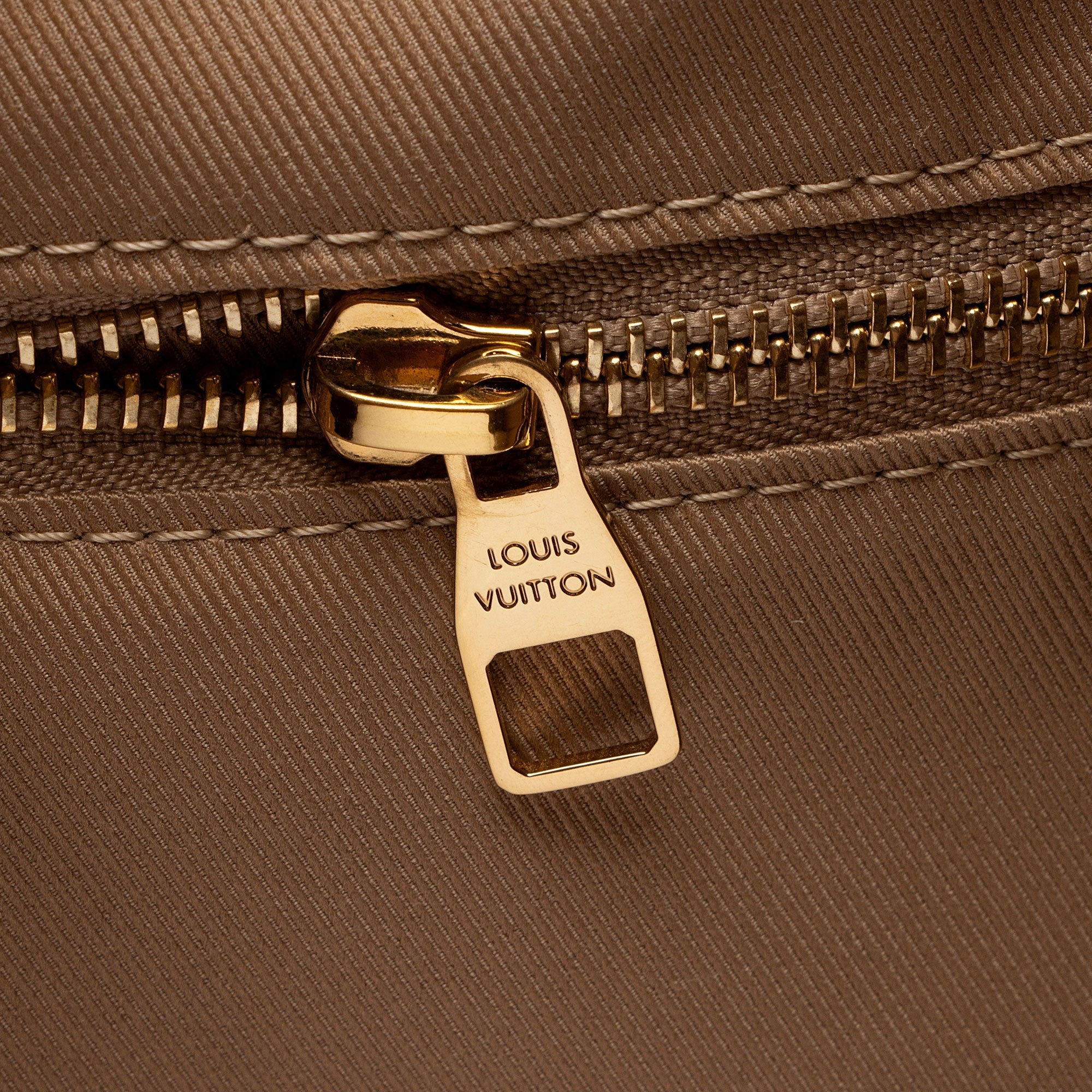 Louis Vuitton Monogram Canvas Graceful PM Hobo (SHF-3sCpYD)