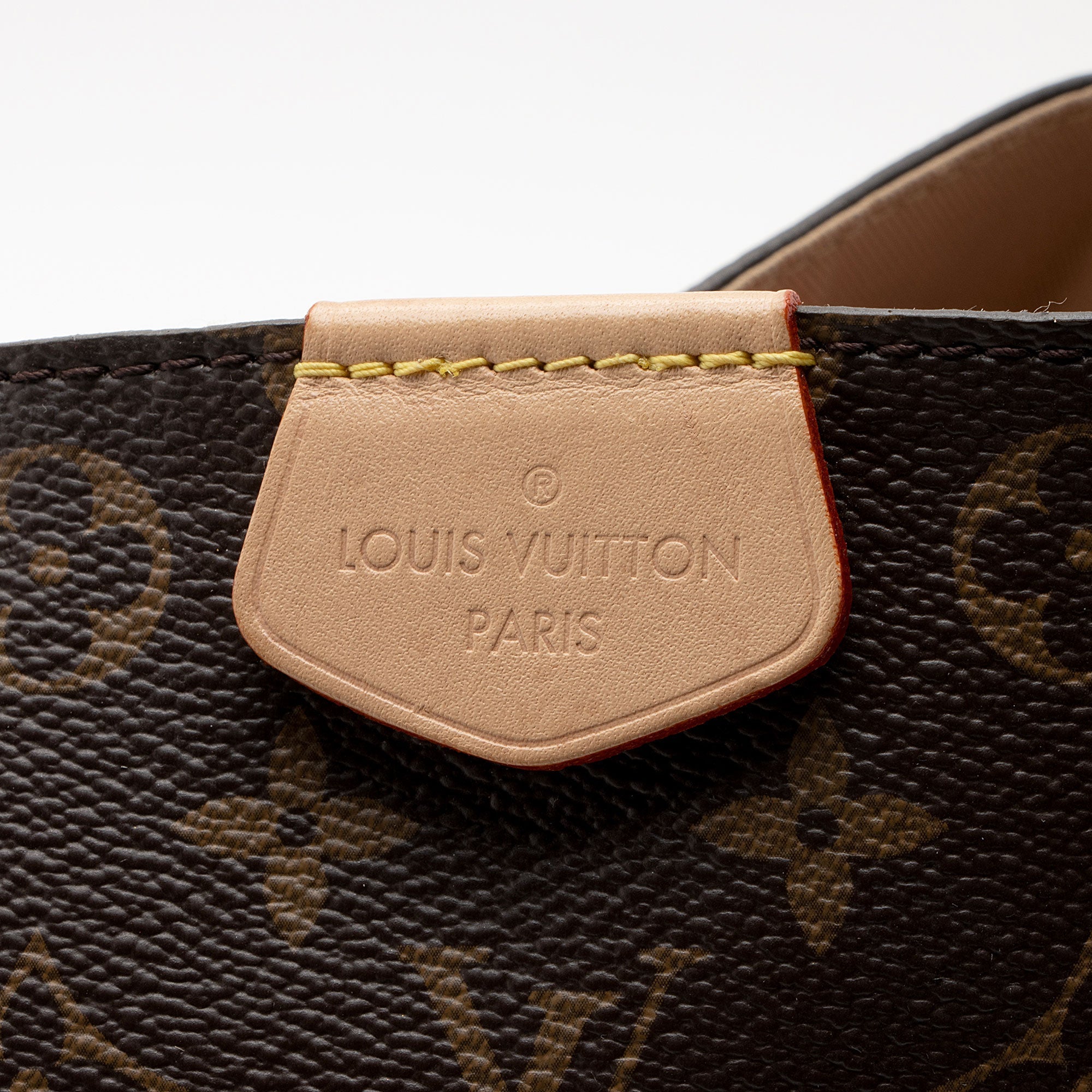 Louis Vuitton Monogram Canvas Graceful PM Hobo (SHF-3sCpYD)