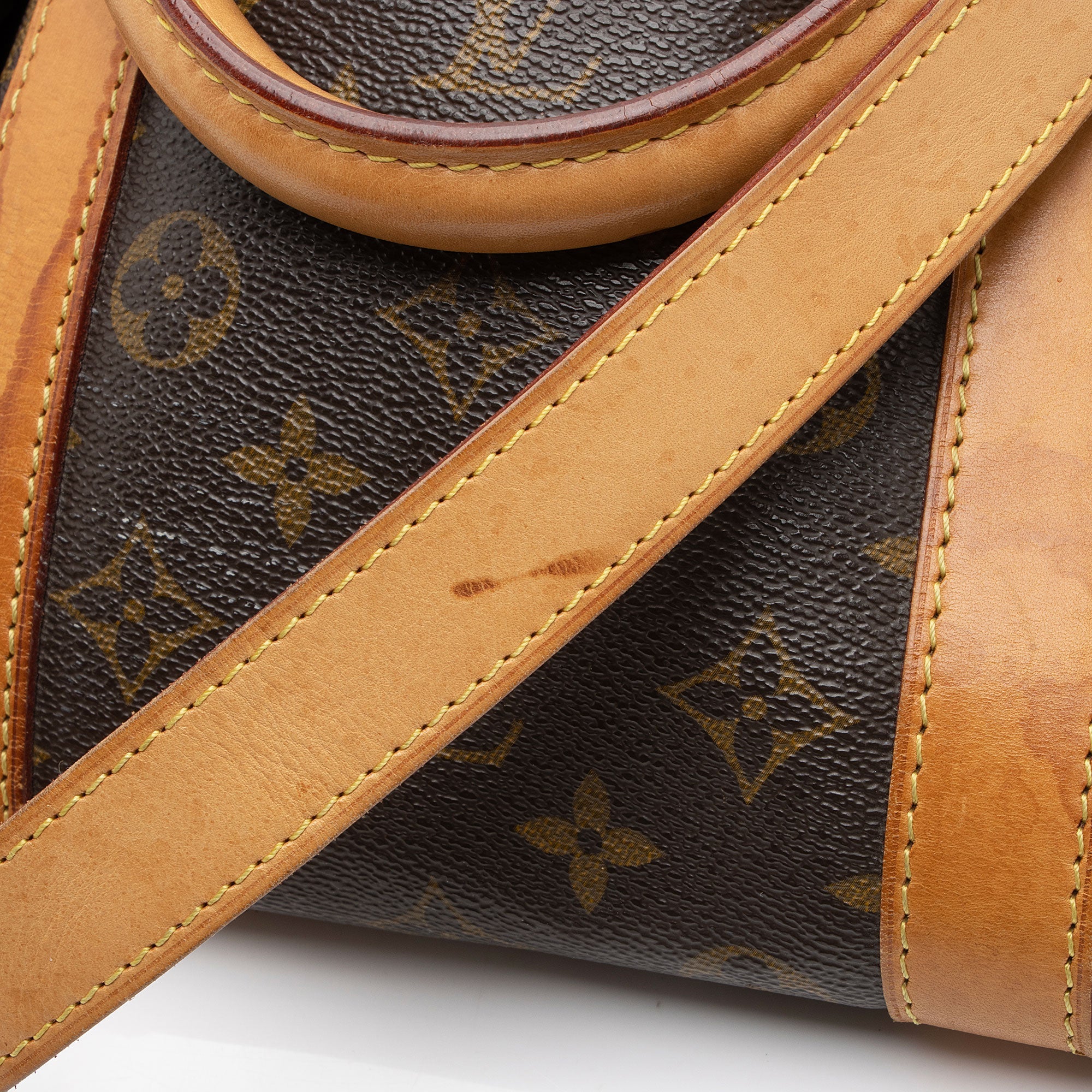 Louis Vuitton Monogram Canvas Keepall Bandouliere 55 Duffle Bag (SHF-qBIEjn)