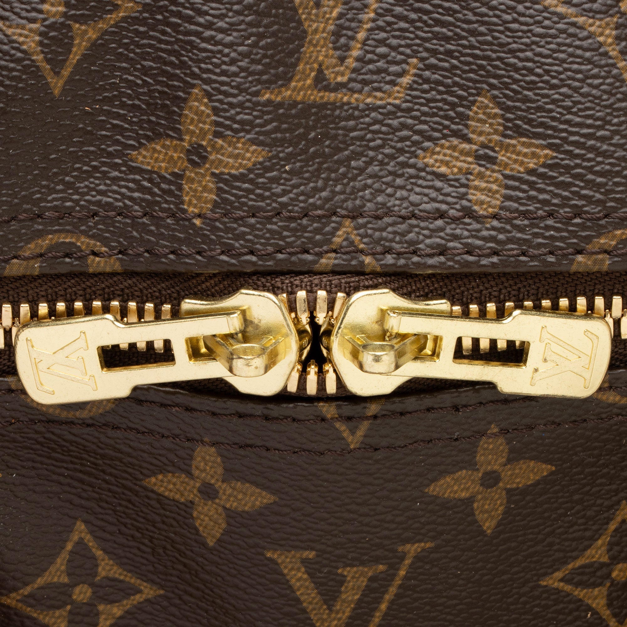 Louis Vuitton Monogram Canvas Keepall Bandouliere 55 Duffle Bag (SHF-MAqUH6)