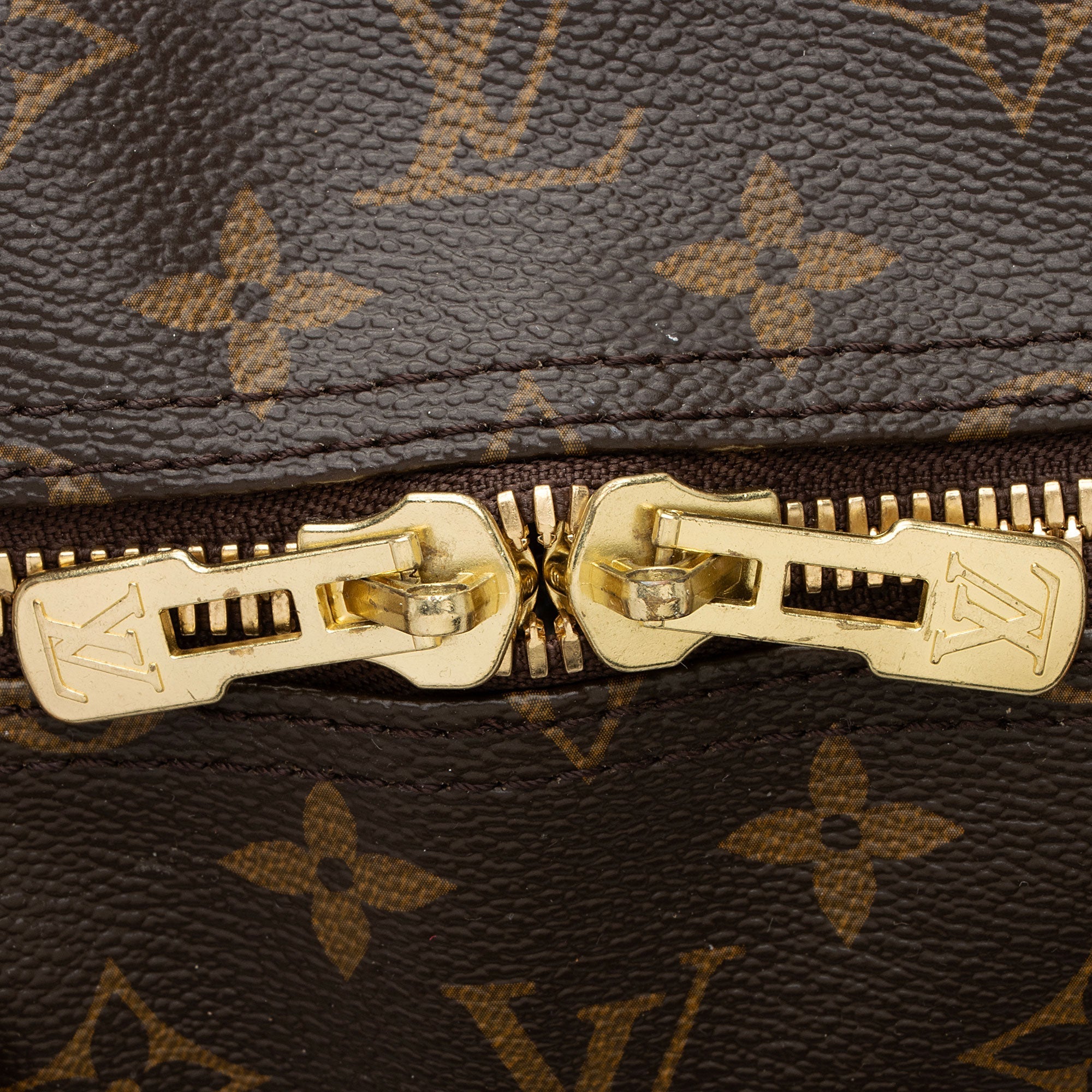 Louis Vuitton Monogram Canvas Keepall Bandouliere 55 Duffle Bag (SHF-SdSz4O)