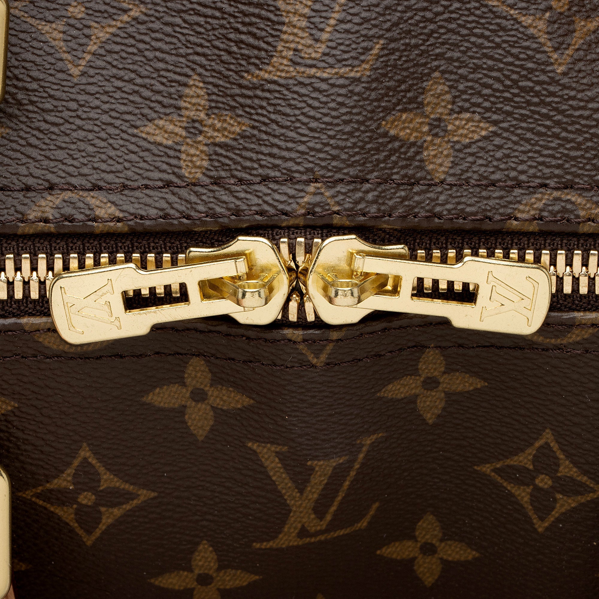 Louis Vuitton Monogram Canvas Keepall Bandouliere 55 Duffle Bag (SHF-QdZLLY)