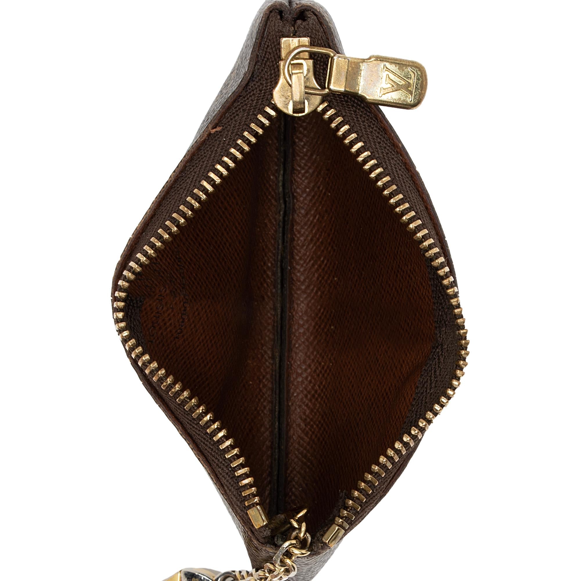 Louis Vuitton Monogram Canvas Key Pouch (SHF-lwo6sC)
