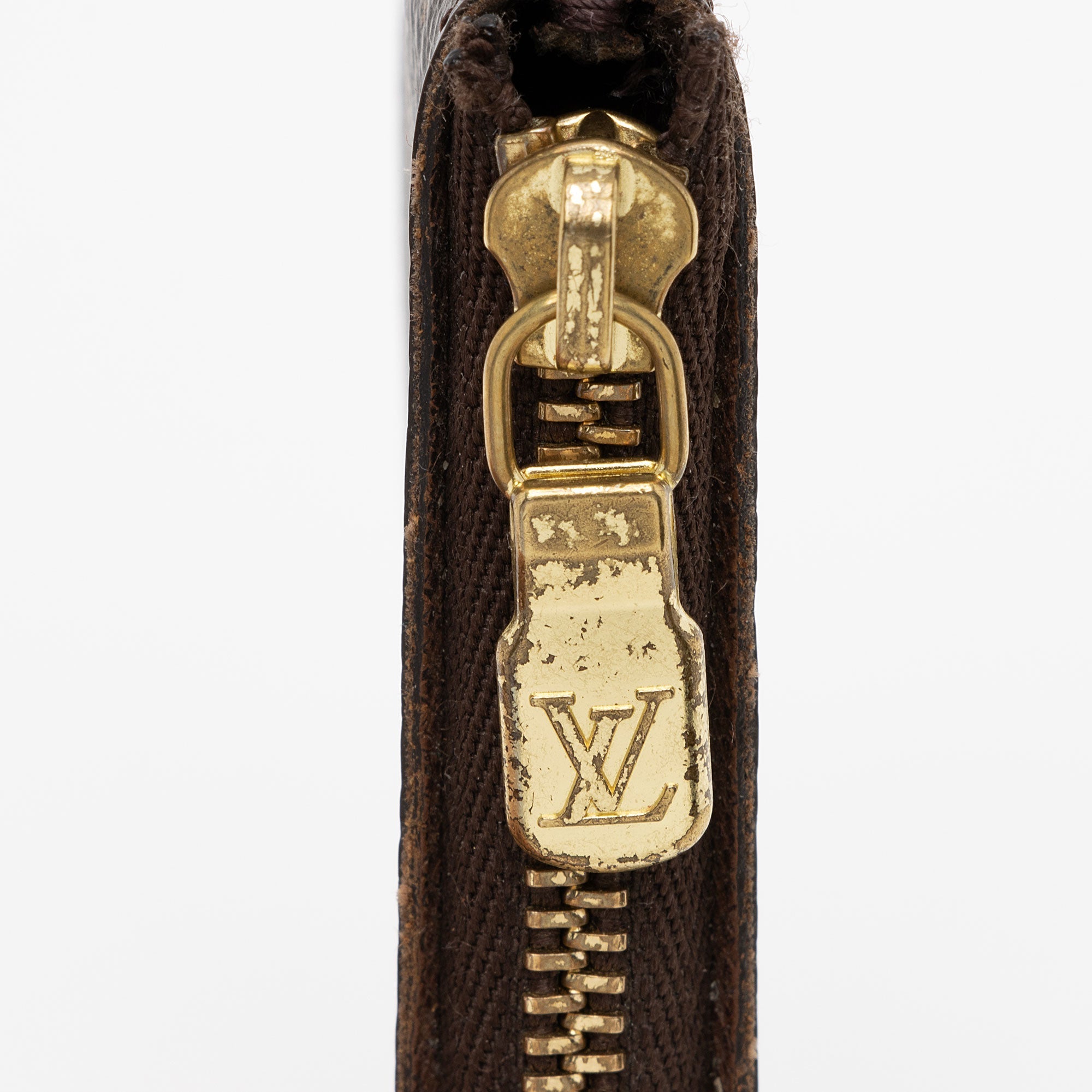 Louis Vuitton Monogram Canvas Key Pouch (SHF-cQiHKu)
