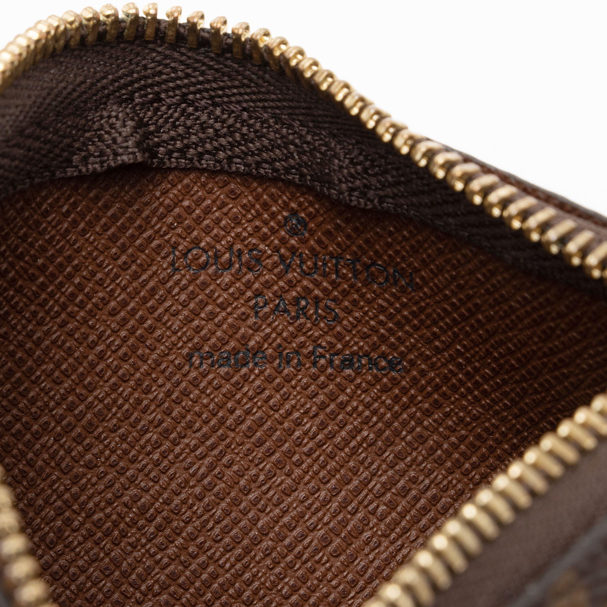 Louis Vuitton Monogram Canvas Key Pouch (SHF-RVtDnS)