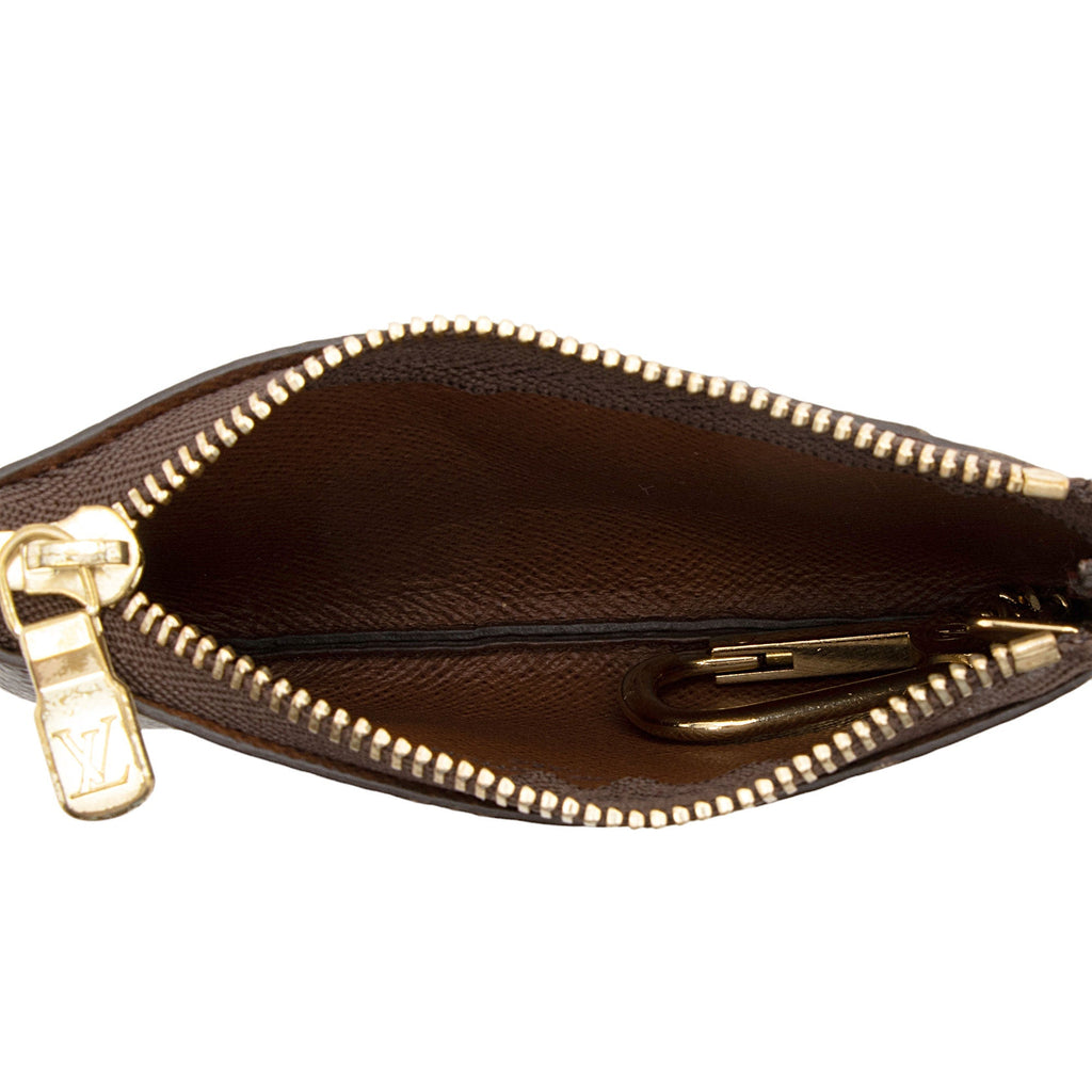Louis Vuitton Monogram Canvas Key Pouch (SHF-MwqVjq)