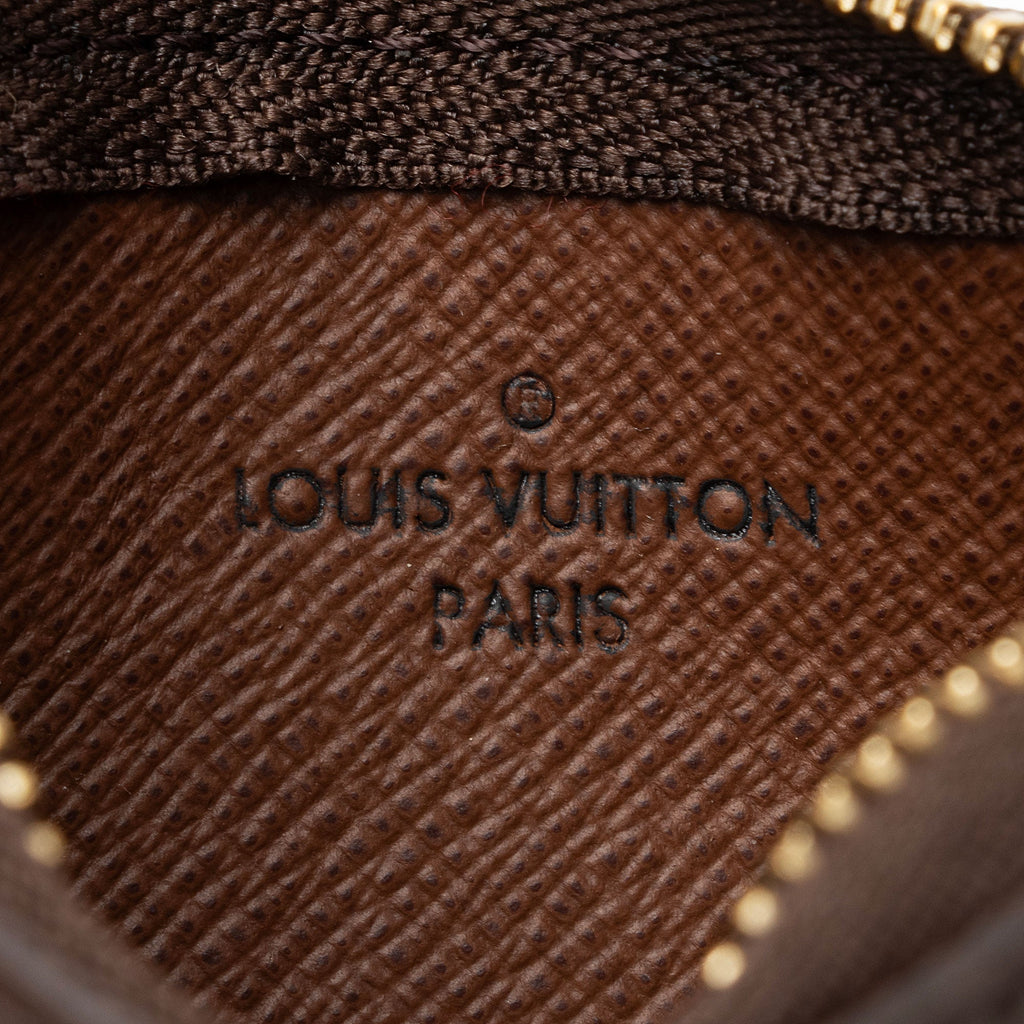 Louis Vuitton Monogram Canvas Key Pouch (SHF-MwqVjq)