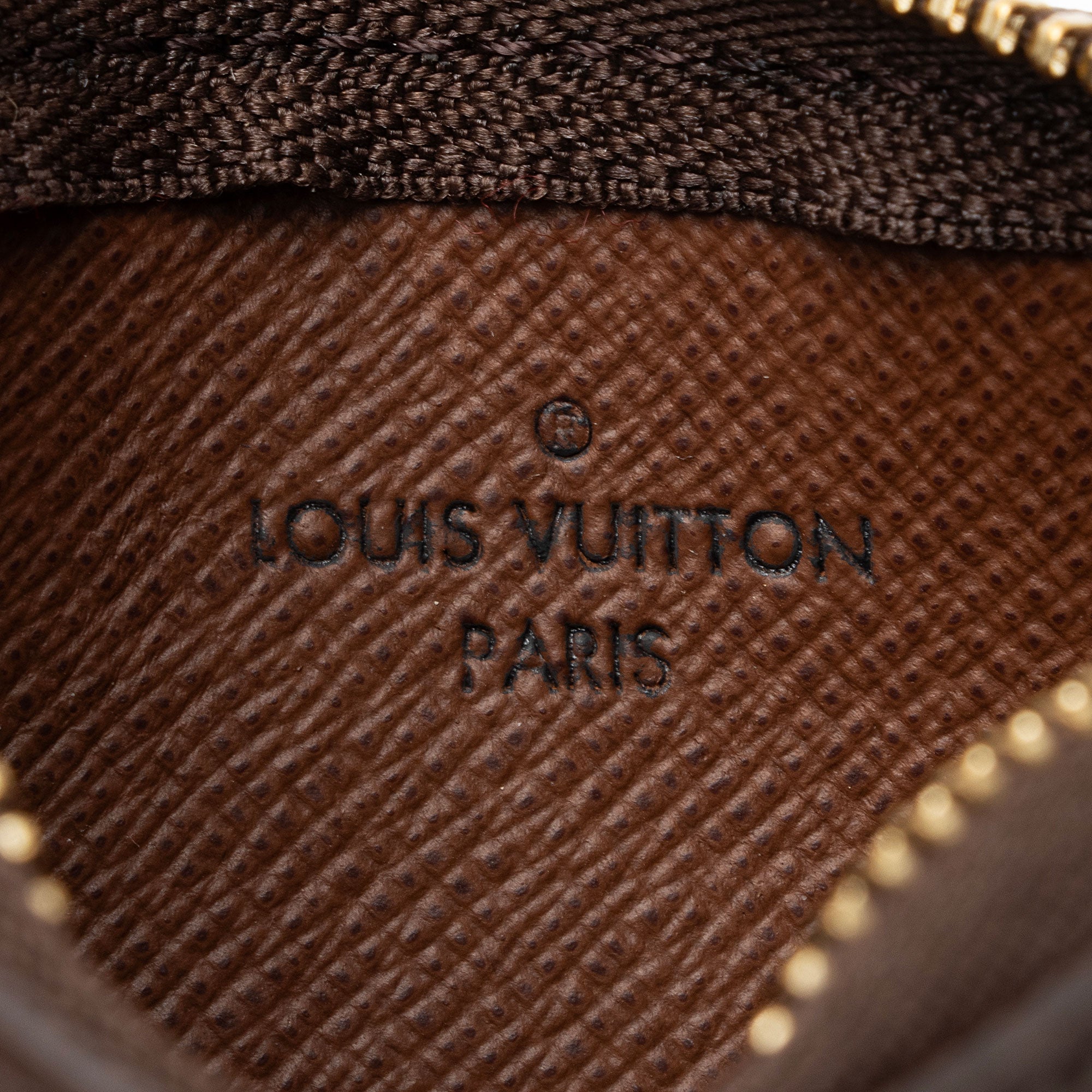 Louis Vuitton Monogram Canvas Key Pouch (SHF-MwqVjq)