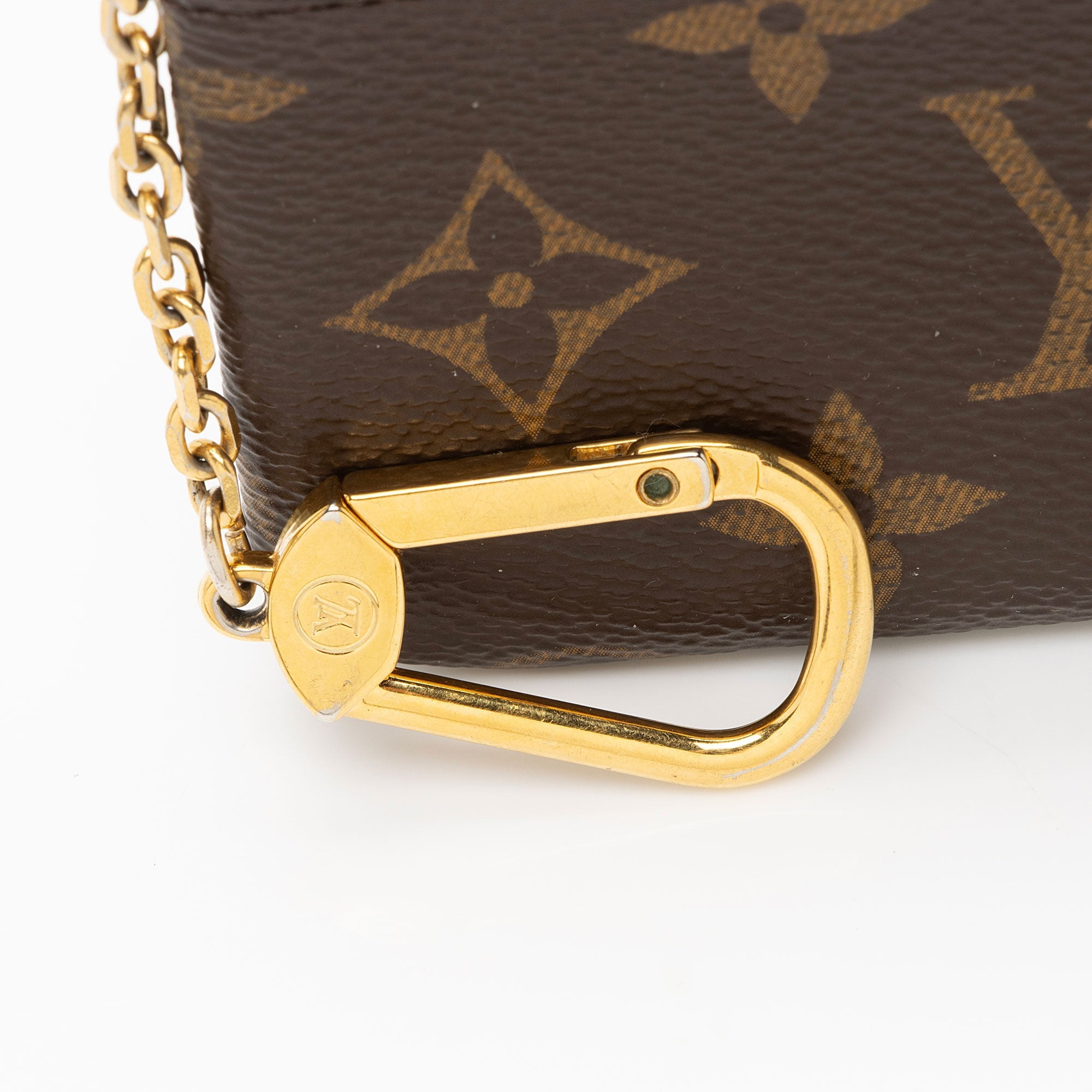Louis Vuitton Monogram Canvas Key Pouch (SHF-WA2yu9)