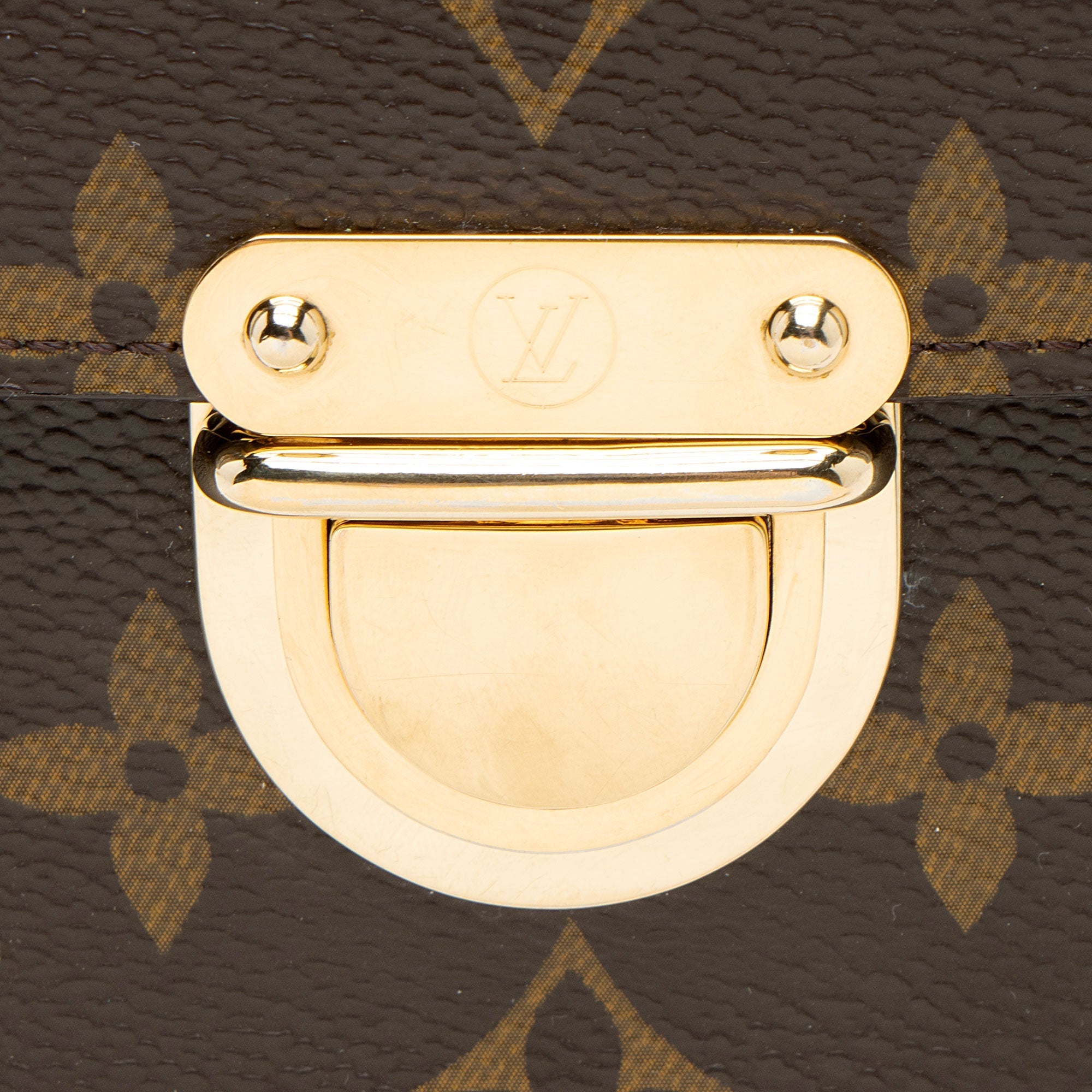 Louis Vuitton Monogram Canvas Koala Wallet (SHF-qaOHRr)