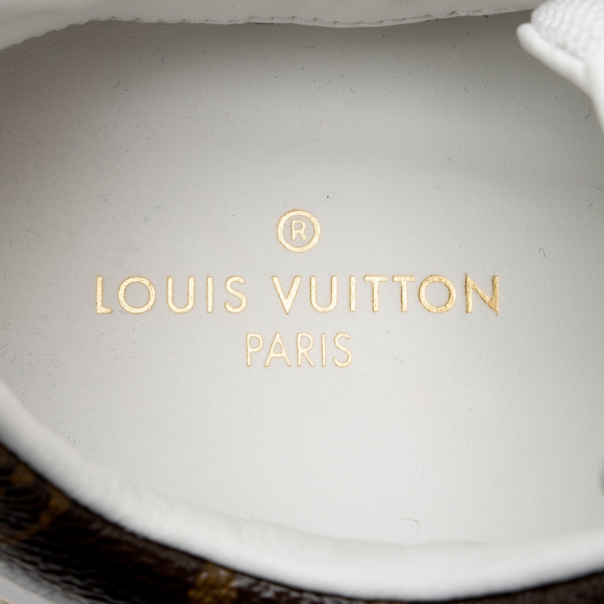 Louis Vuitton Monogram Canvas Leather Run Away Sneakers - Size 8 / 38 (SHF-Vp0CUb)