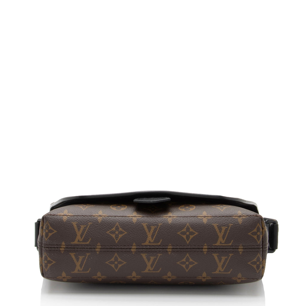 Louis Vuitton Monogram Canvas Macassar Magnetic Messenger (SHF-2xonZt)