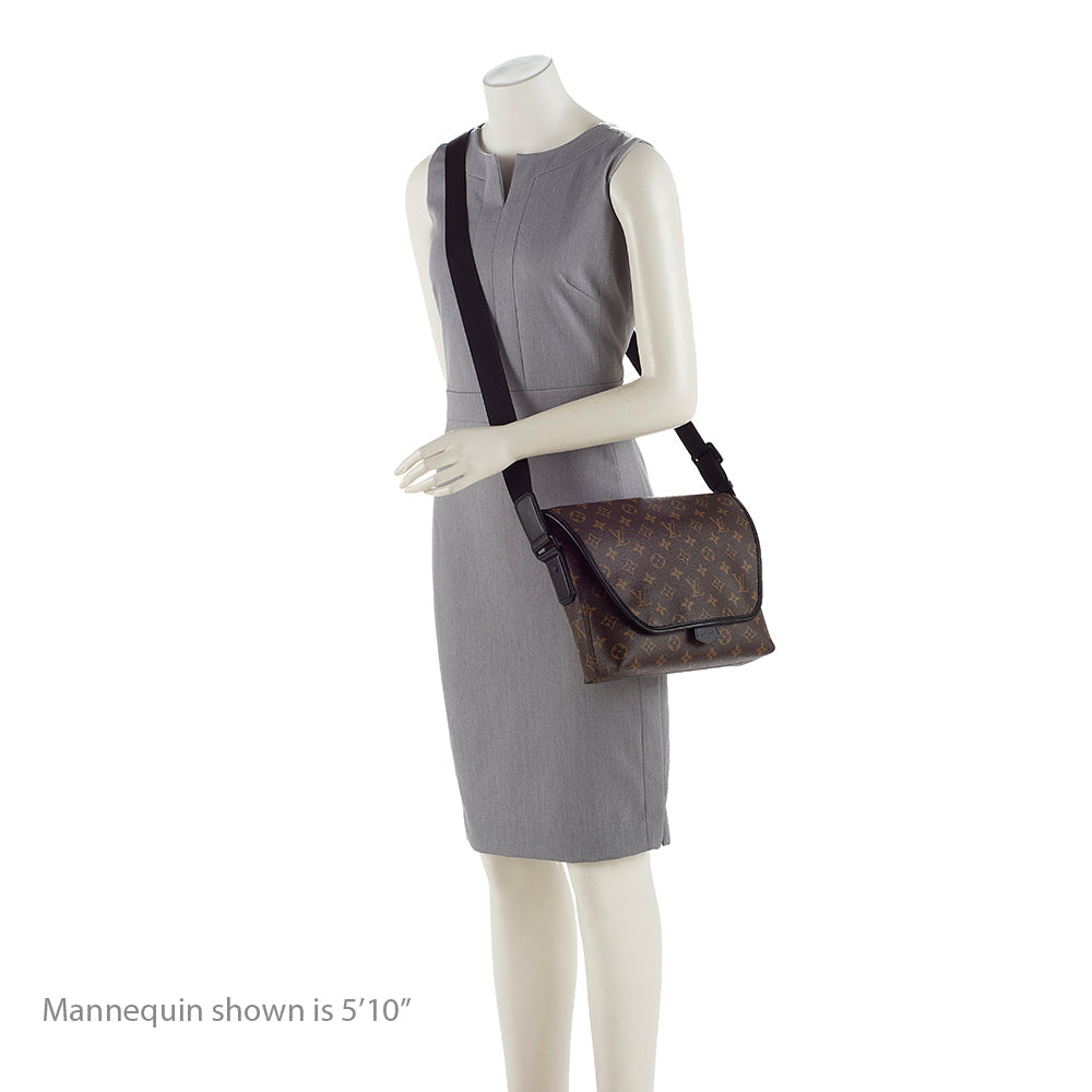Louis Vuitton Monogram Macassar Magnetic Messenger Bag (SHF-19578)