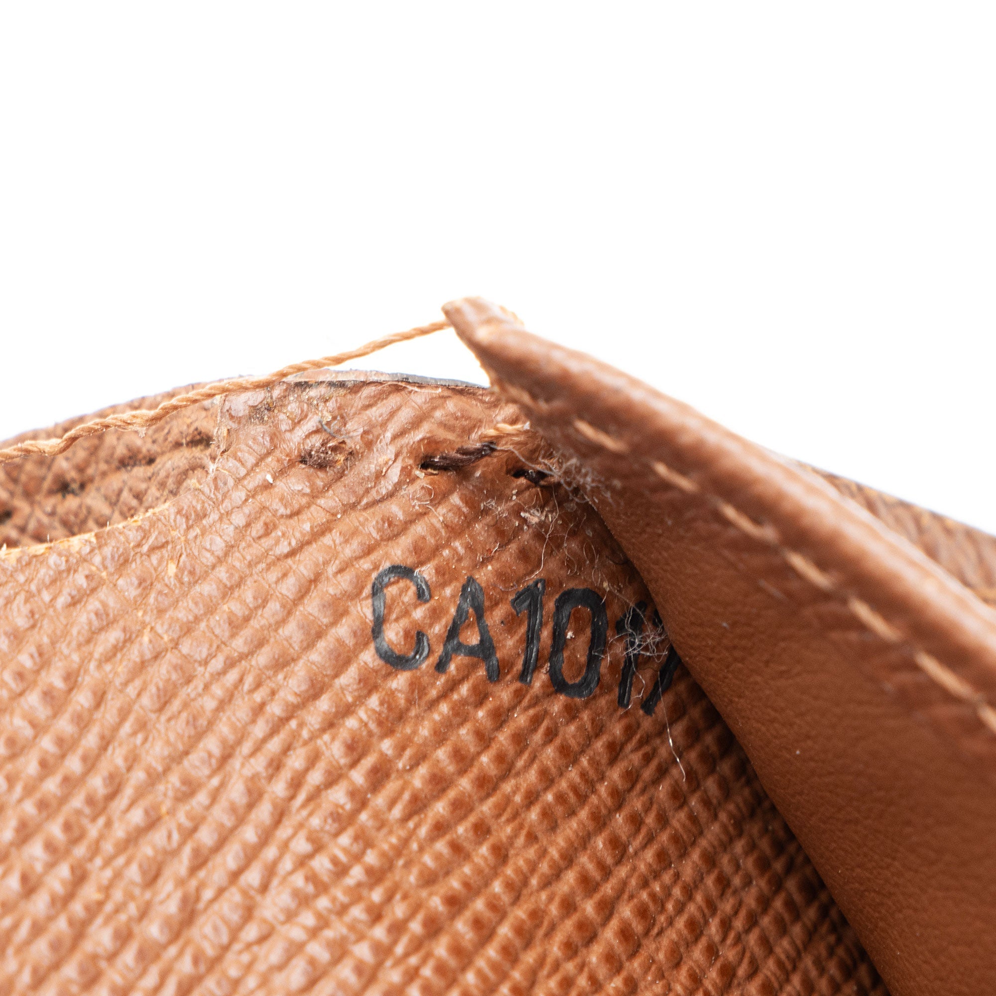Louis Vuitton Monogram Canvas Marco Wallet (SHF-3frRPb)