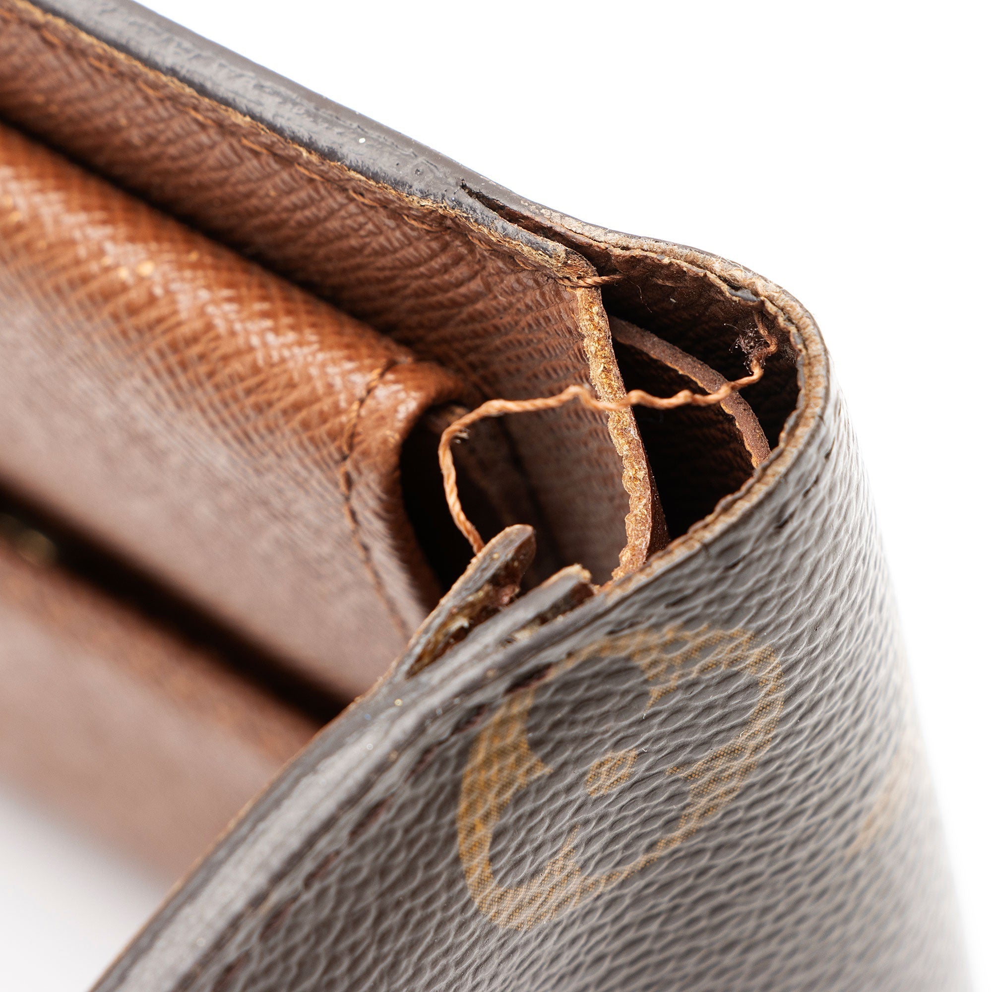 Louis Vuitton Monogram Canvas Marco Wallet (SHF-3frRPb)