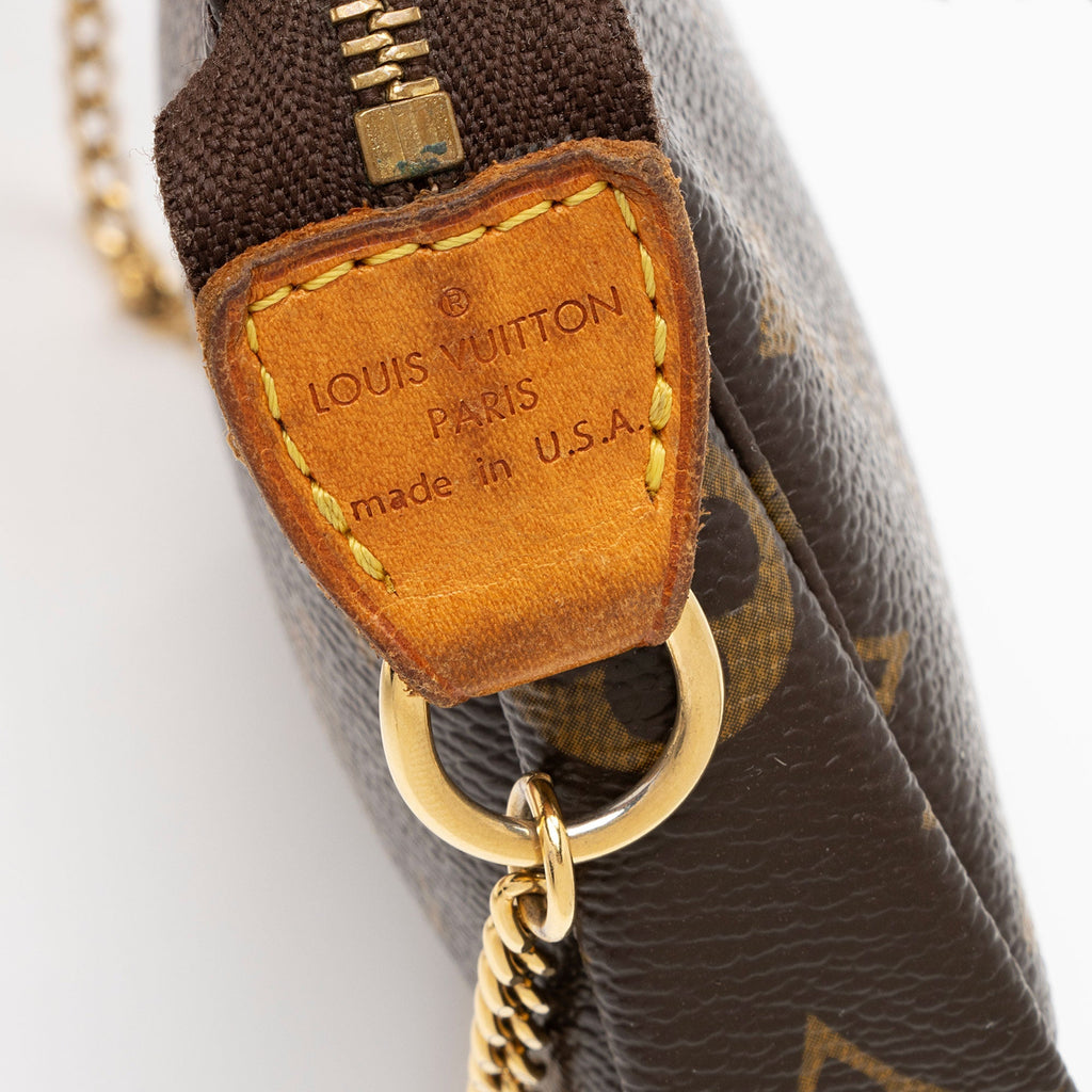 Louis Vuitton Monogram Canvas Mini Pochette Accessoires (SHF-nBtoVp)