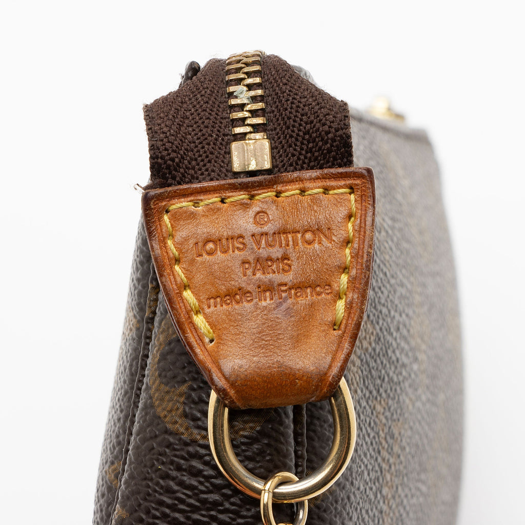 Louis Vuitton Monogram Canvas Mini Pochette Accessoires (SHF-Rn2vgt)