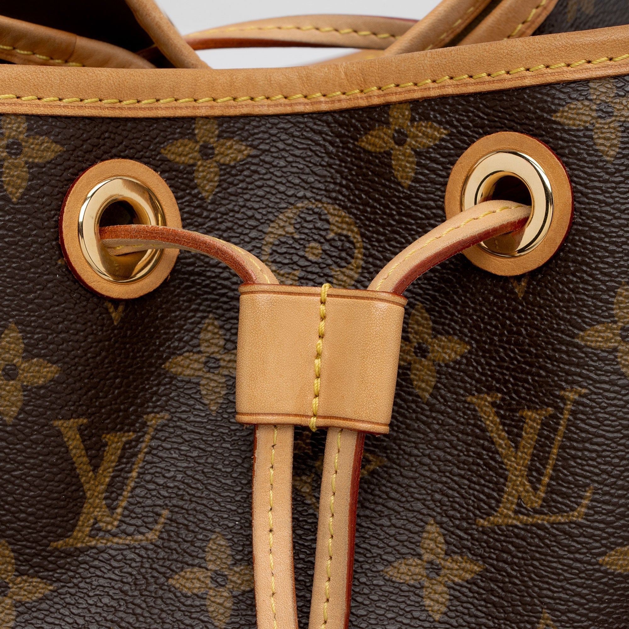 Louis Vuitton Monogram Canvas Neo Bucket Tote (SHF-LMX6NP)