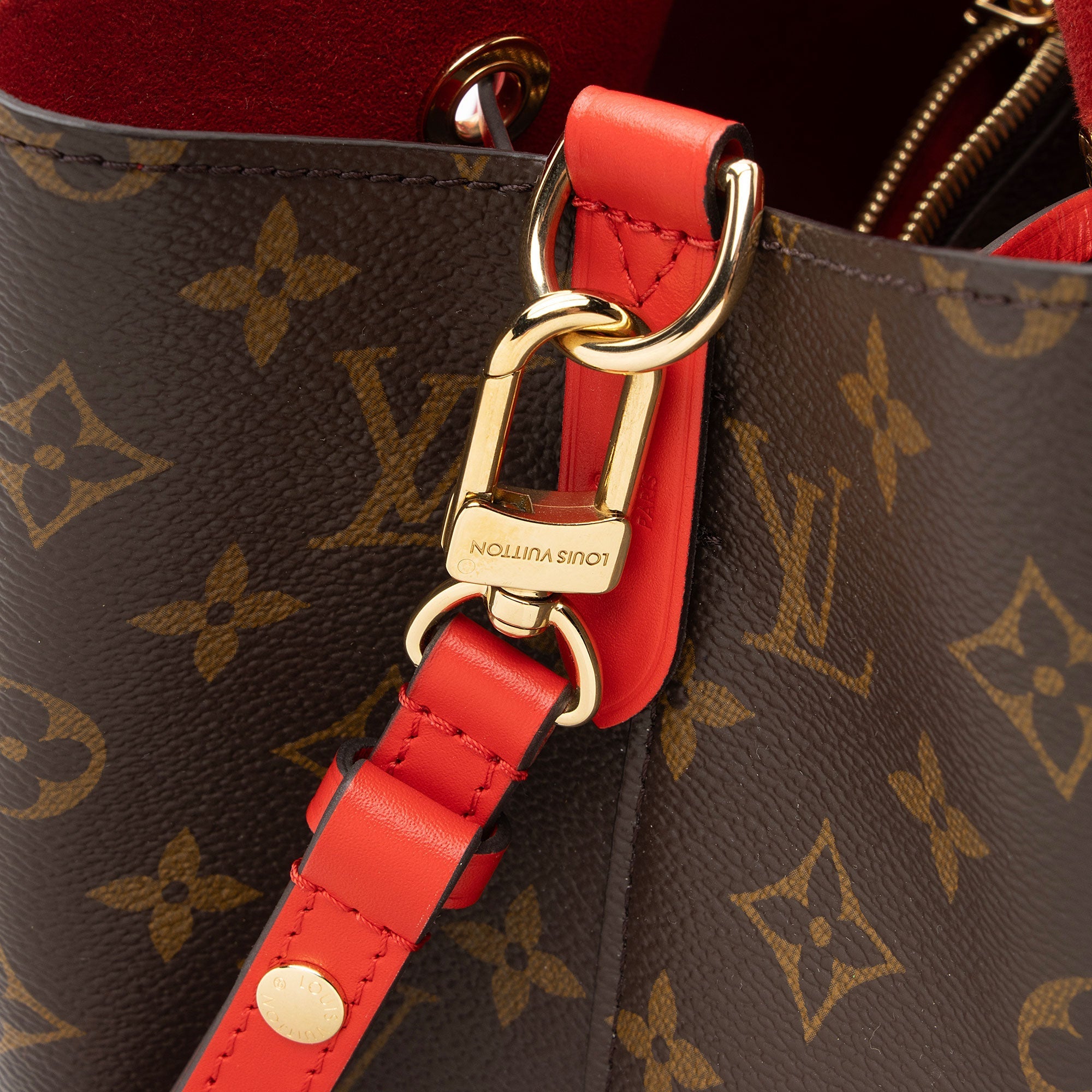 Louis Vuitton Monogram Canvas Neonoe MM Shoulder Bag (SHF-QJtoMq)