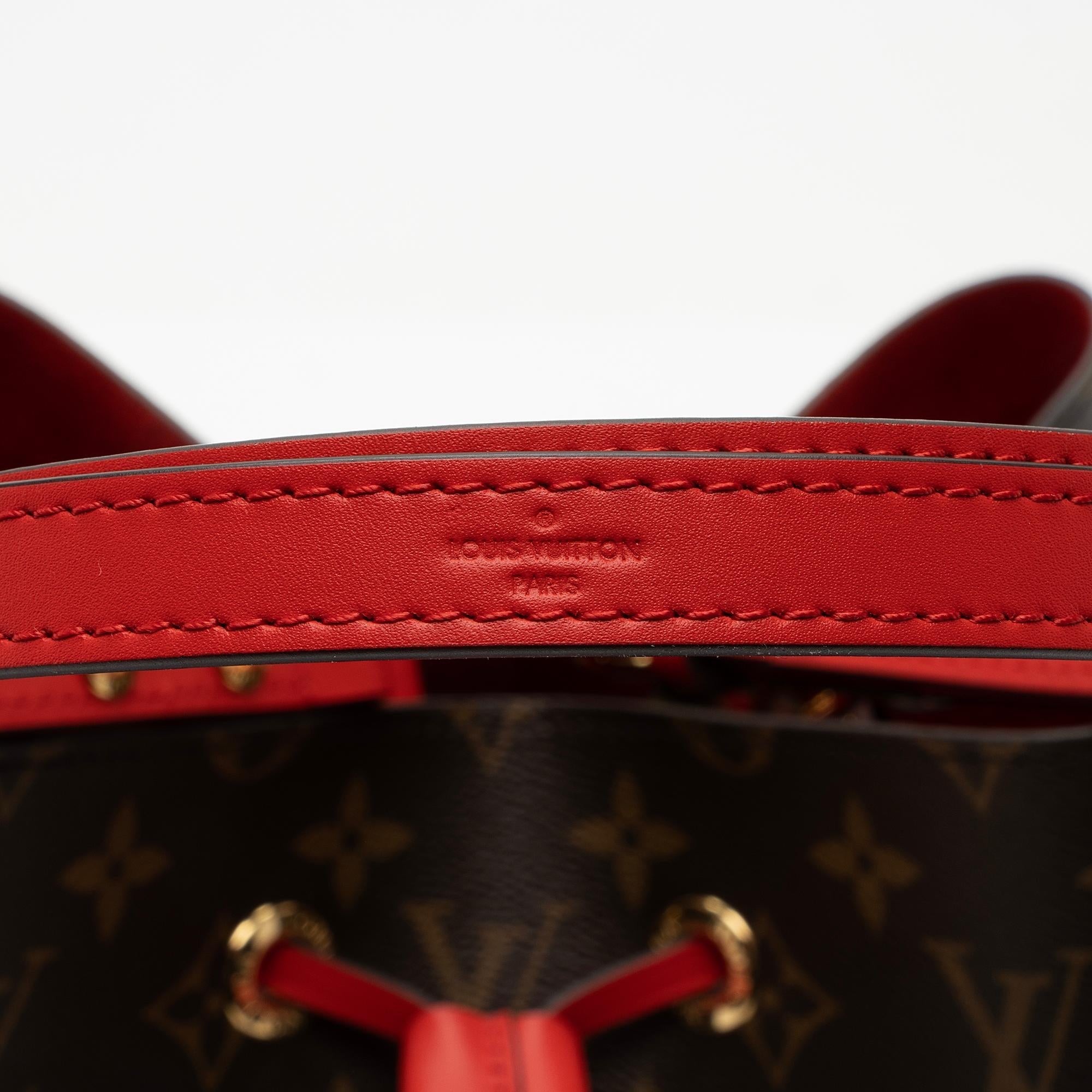 Louis Vuitton Monogram Canvas Neonoe Shoulder Bag (SHF-dz3gM8)