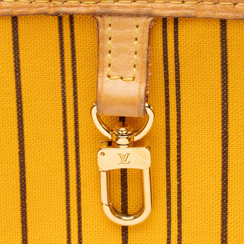 Louis Vuitton Monogram Canvas Neverfull GM Tote (SHF-HyPBTF)