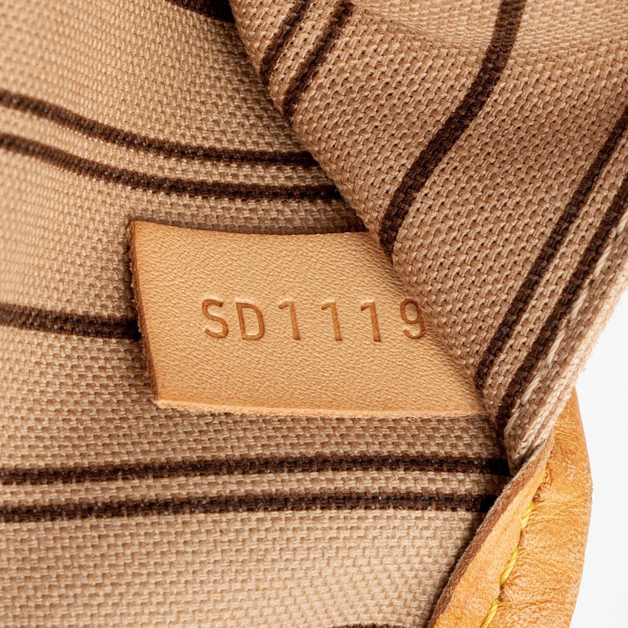 Louis Vuitton Monogram Canvas Neverfull GM Tote (SHF-qHRVLg)